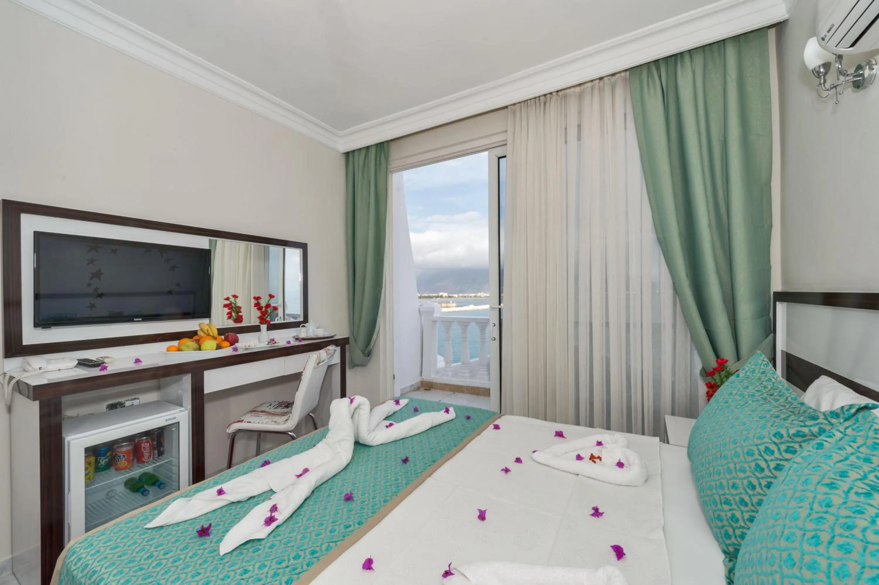 Photo of the whole room, Bed in Otel Carpe Diem Gold