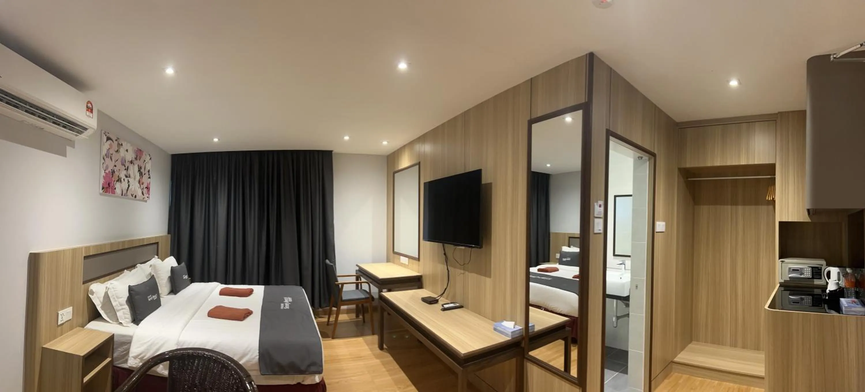 hair dresser, Bed in Pangkor Sandy Beach Resort