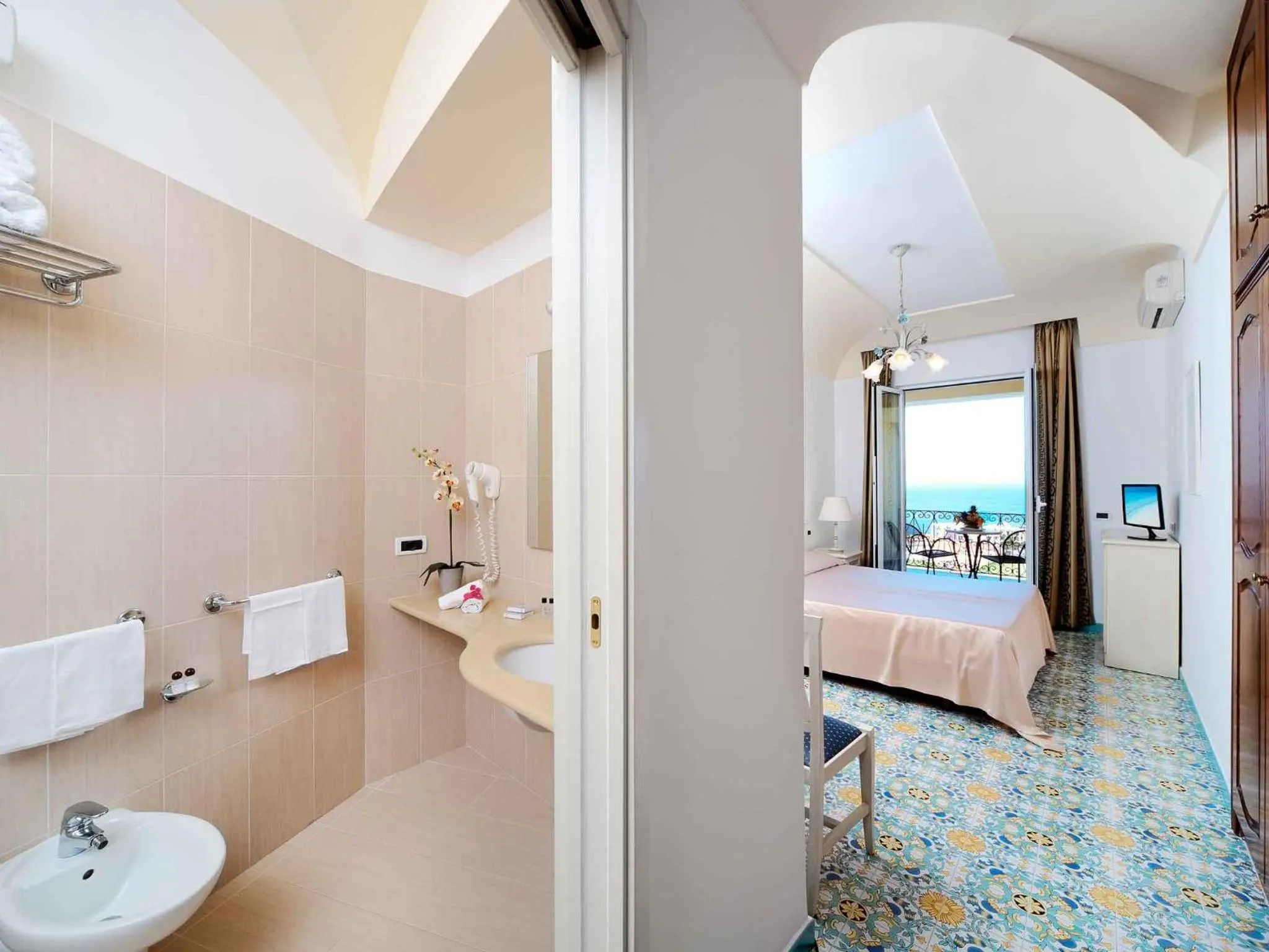 Bed in Hotel San Lorenzo Thermal Spa