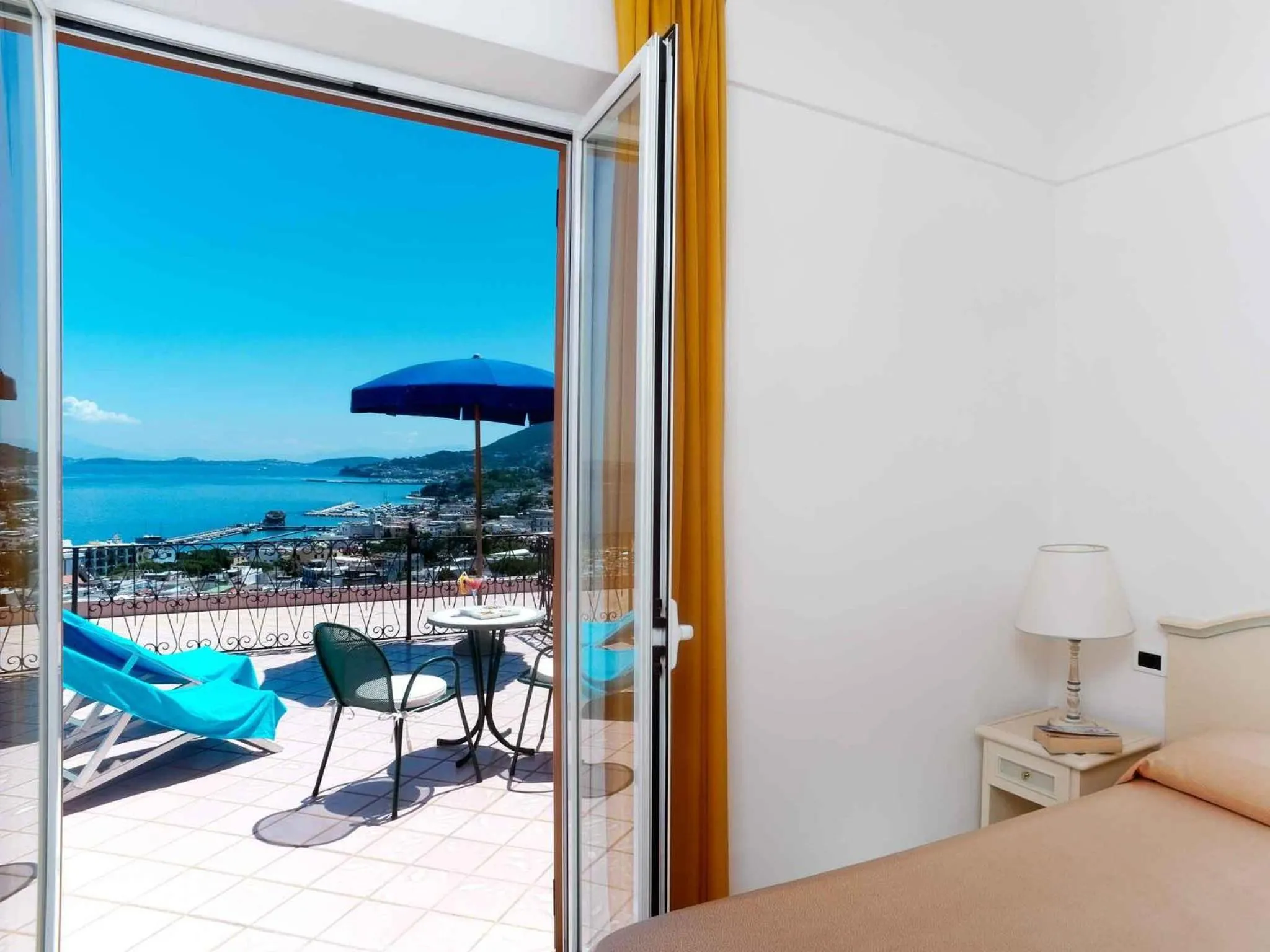 Balcony/Terrace, Bed in Hotel San Lorenzo Thermal Spa
