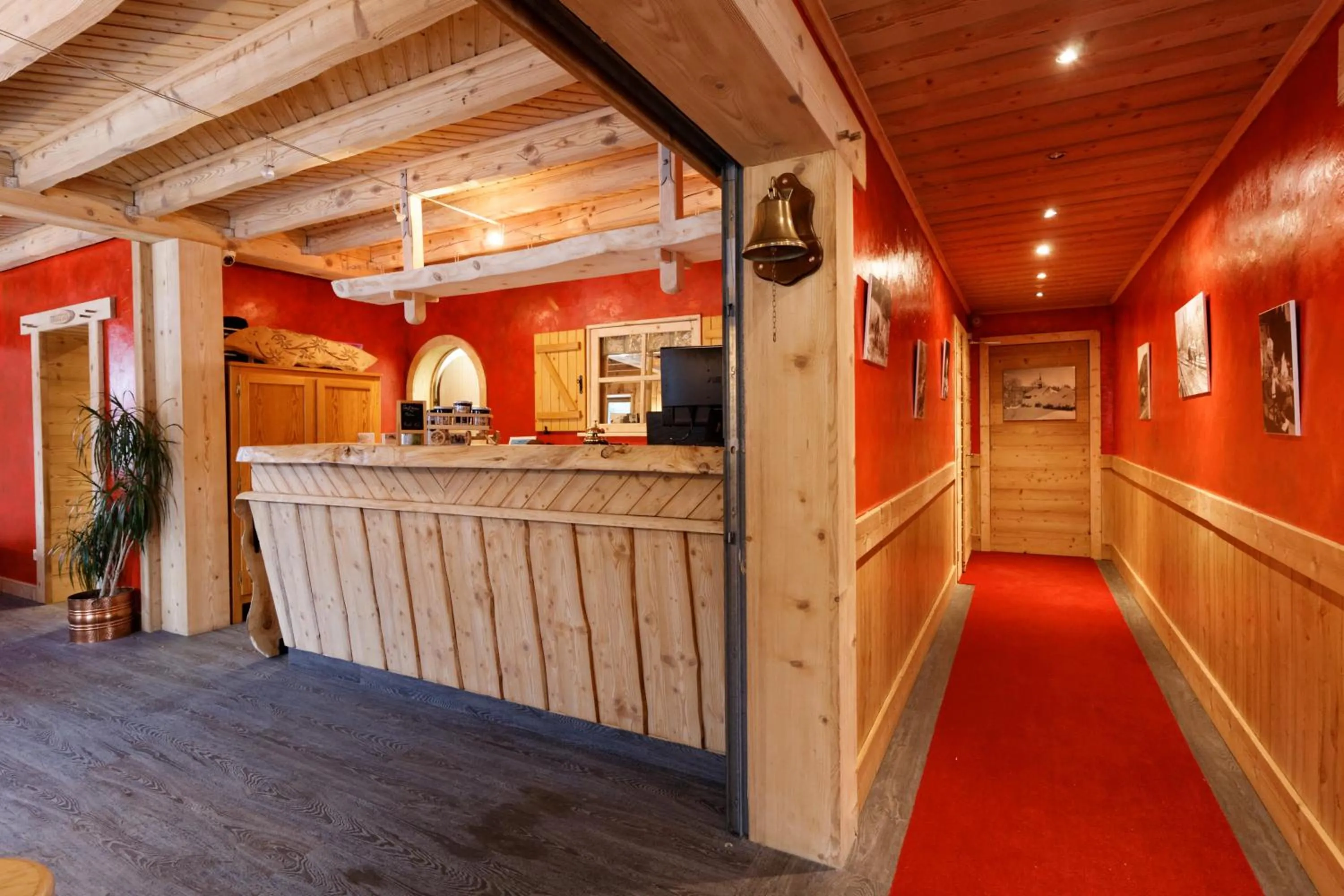 Lobby or reception in L'Auberge au Bord du Lac