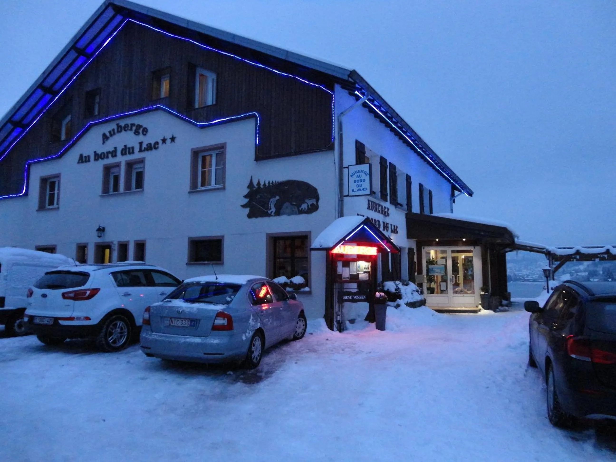 Facade/entrance in L'Auberge au Bord du Lac