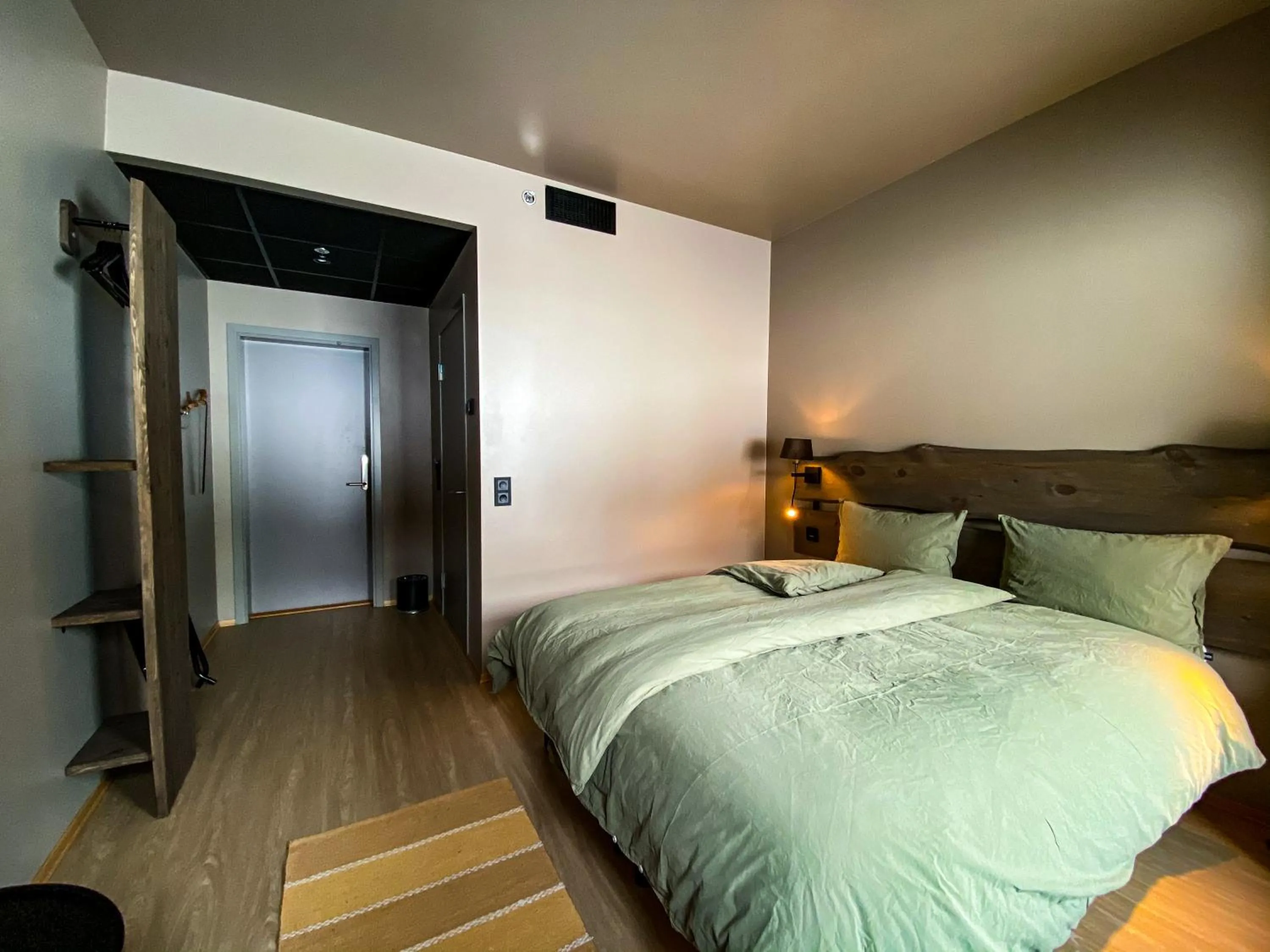 Photo of the whole room, Bed in Bjørnfjell Mountain Lodge