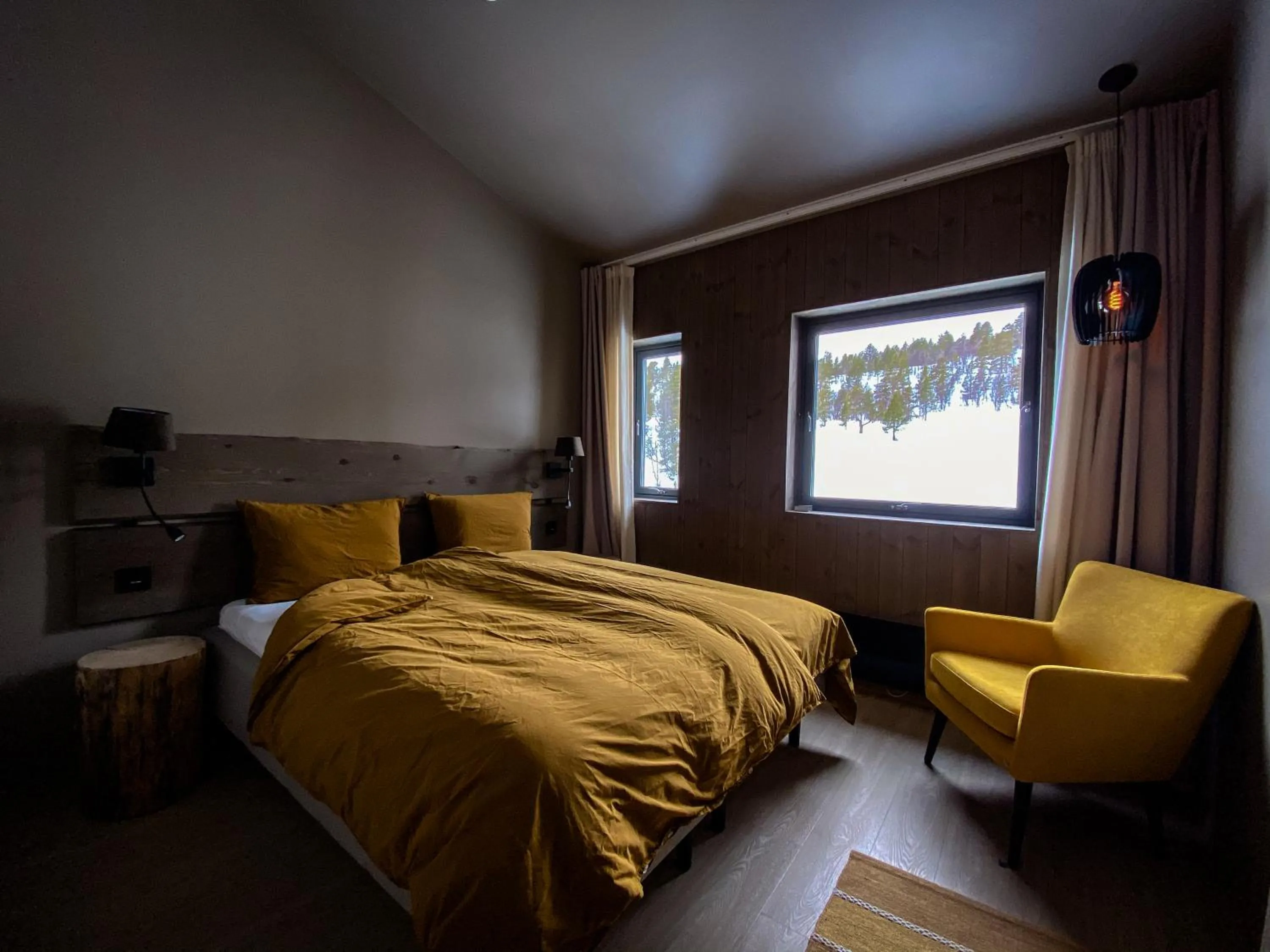 Photo of the whole room, Bed in Bjørnfjell Mountain Lodge