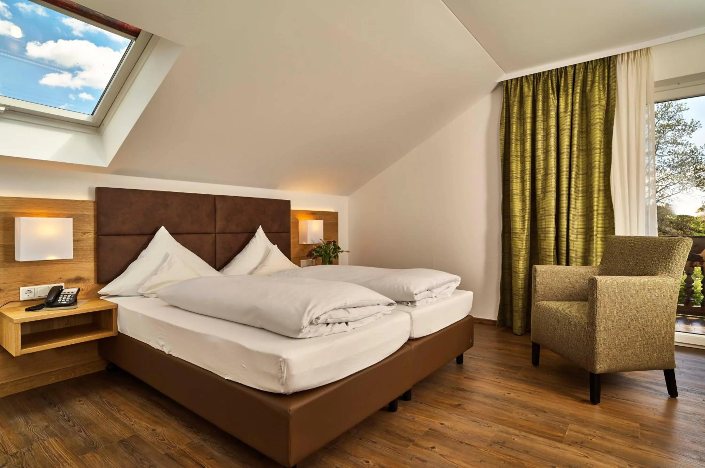 Photo of the whole room in Das Reiners