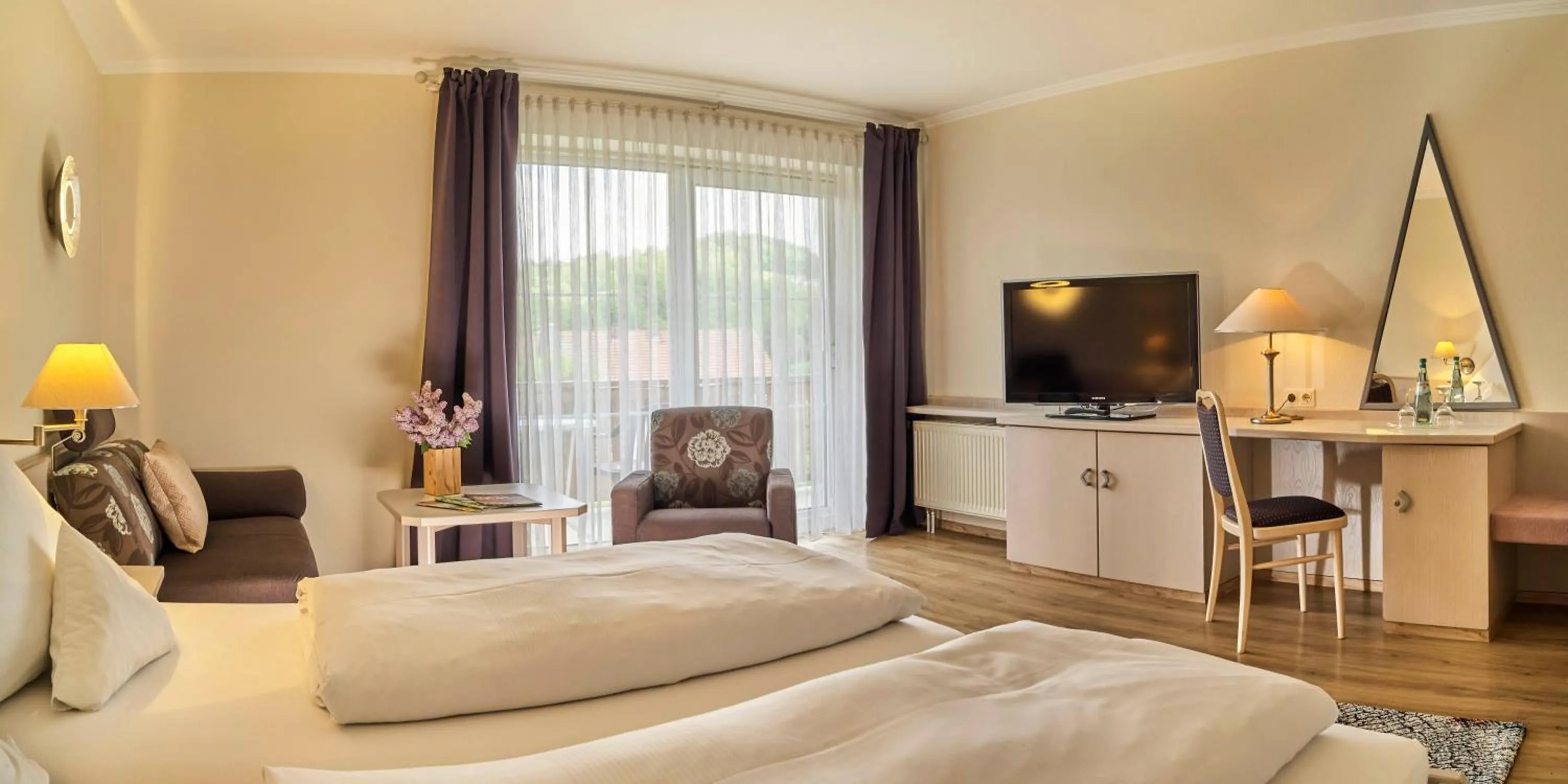 Photo of the whole room in Das Reiners