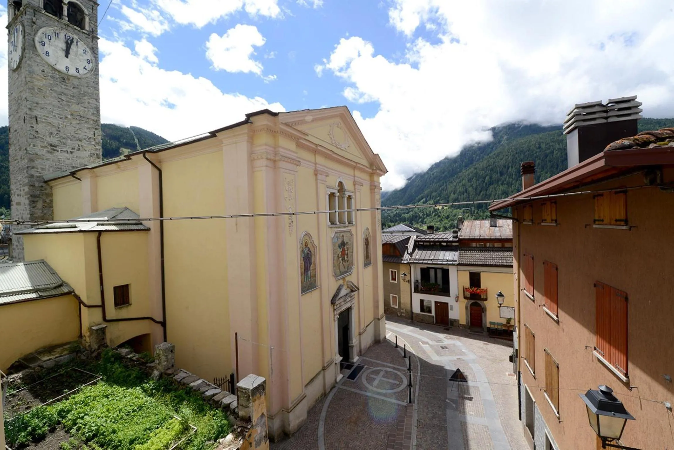 Nearby landmark in La casa del cuore