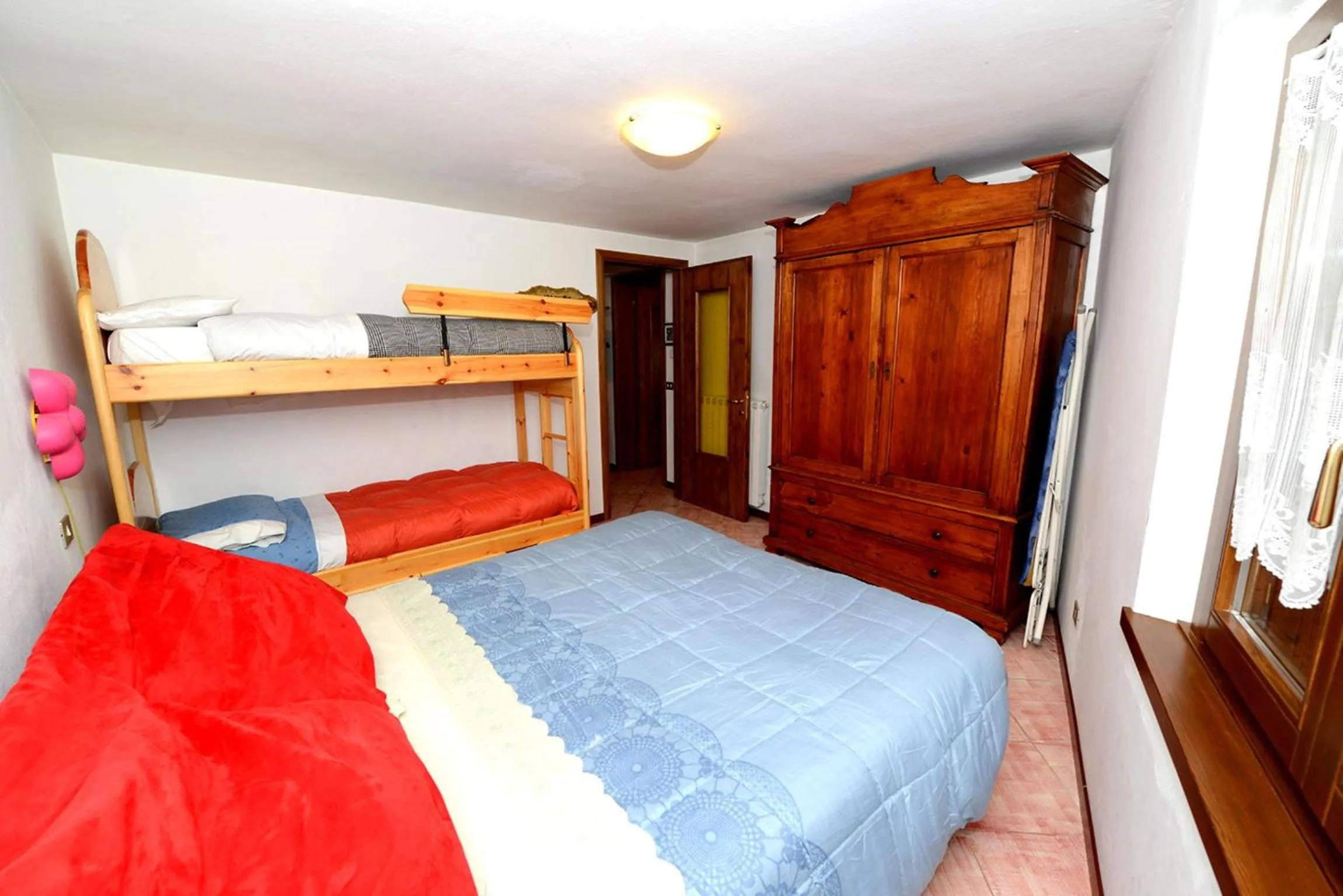 Photo of the whole room, Bed in La casa del cuore