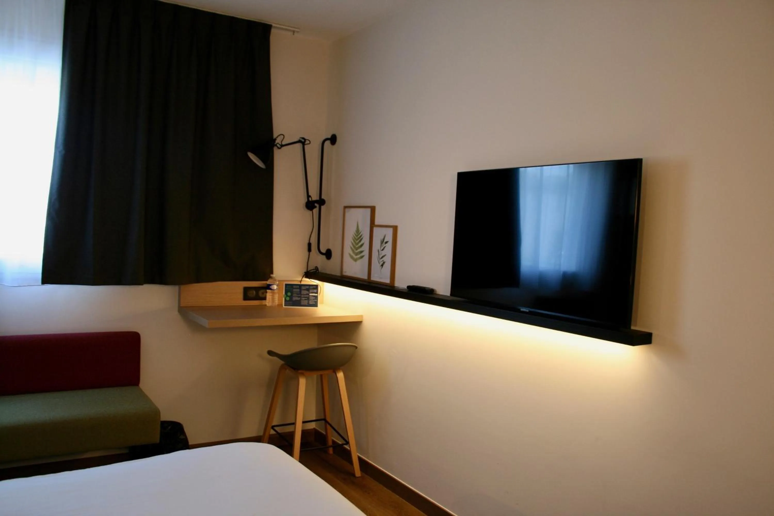 TV and multimedia, Bed in Campanile Montpellier Ouest - Croix D'Argent
