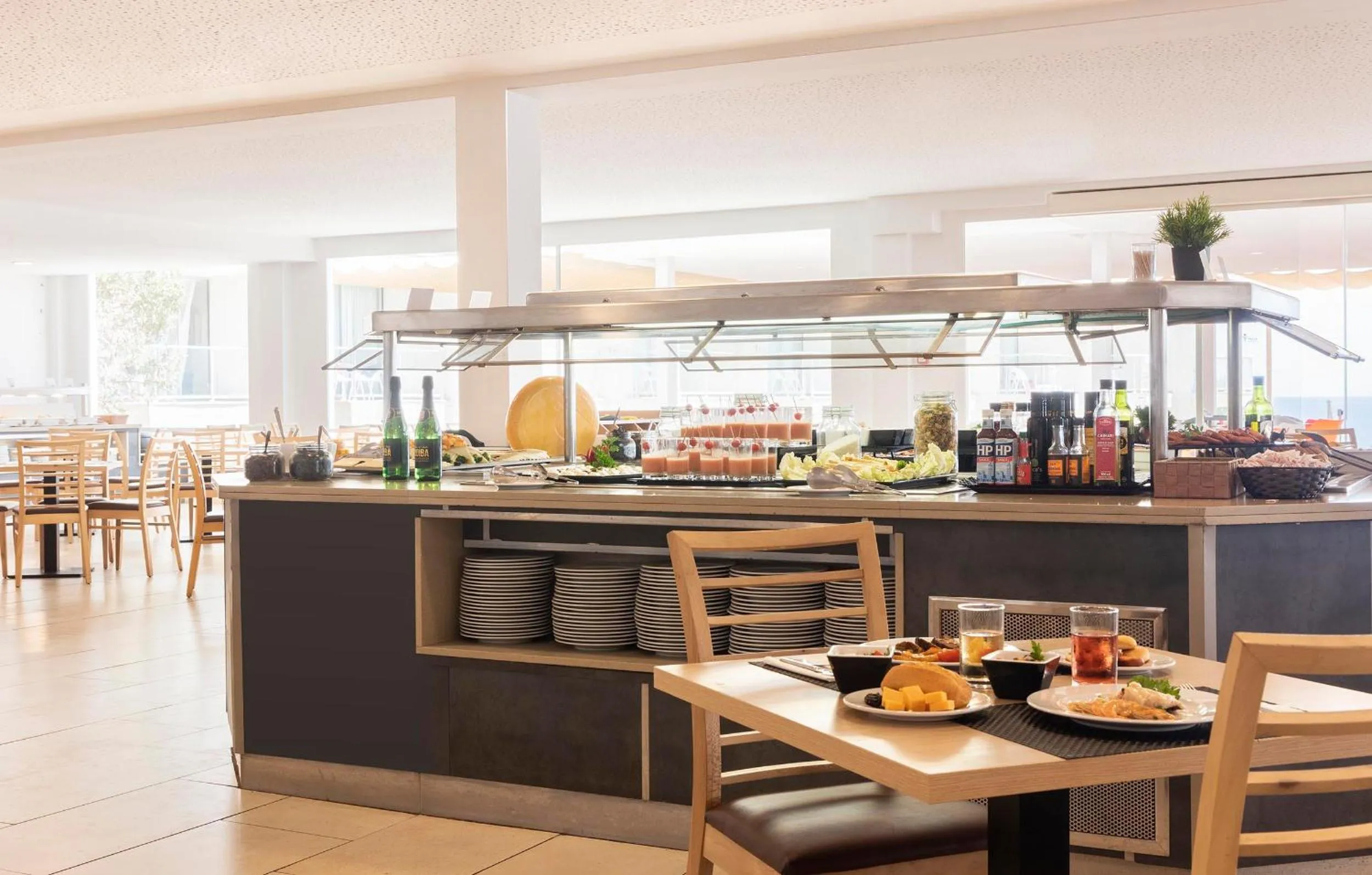 Restaurant/places to eat in Hotel Palia Maria Eugenia