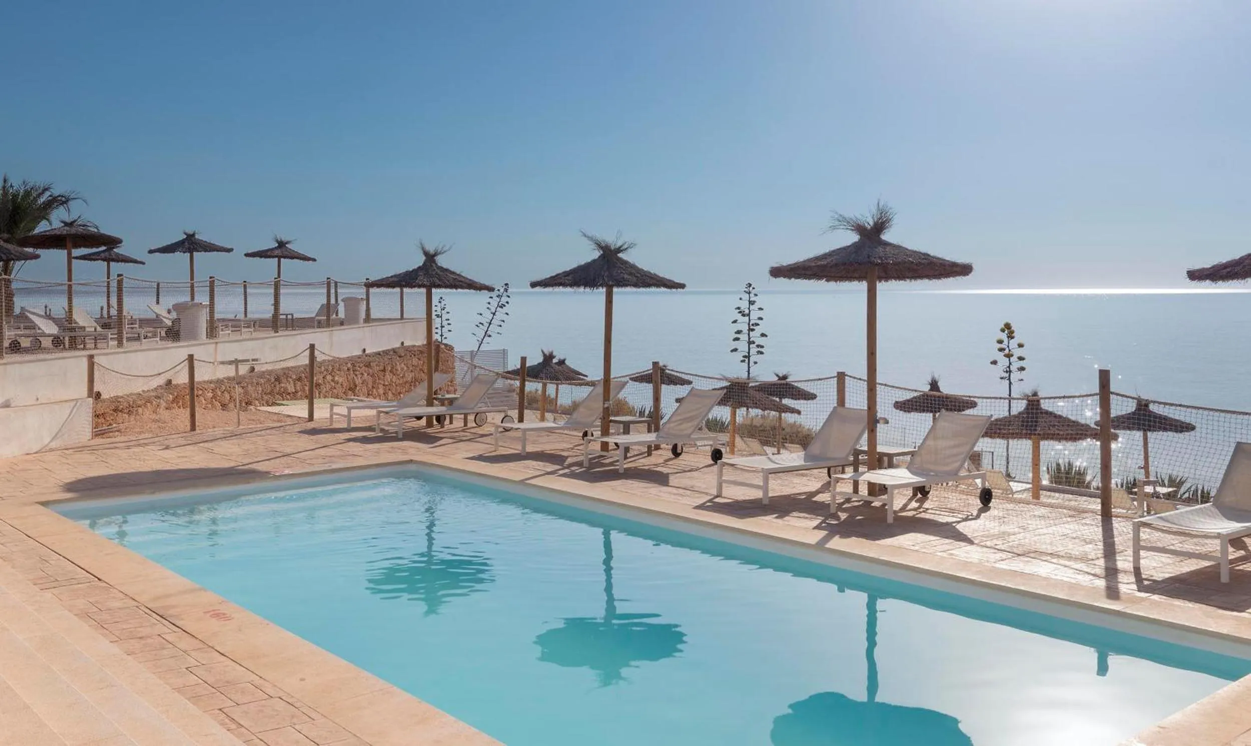 Swimming pool in Hotel Palia Maria Eugenia