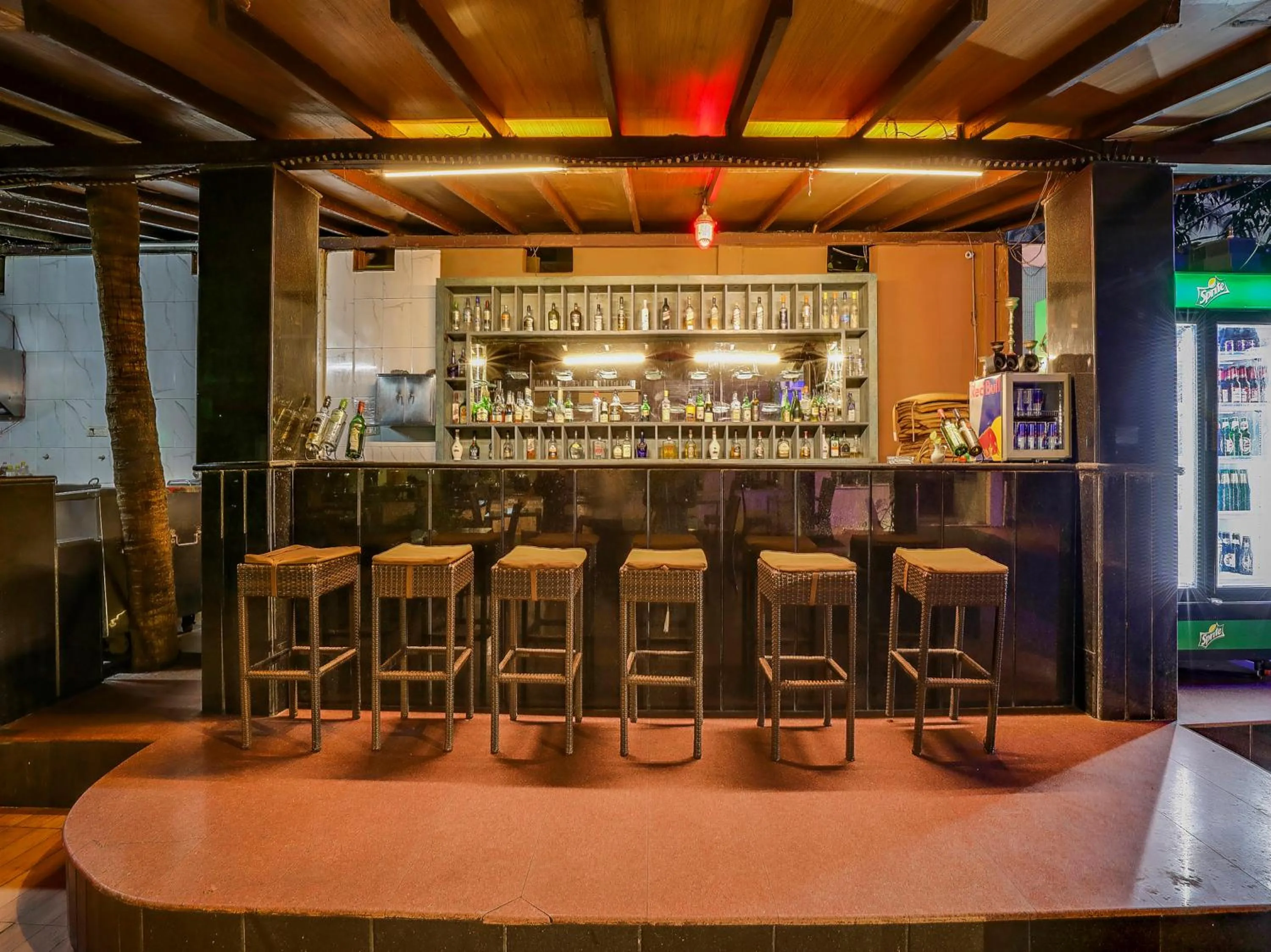 Lounge or bar in Grandeur De Sanchi- Luxury Beach Resort & Spa