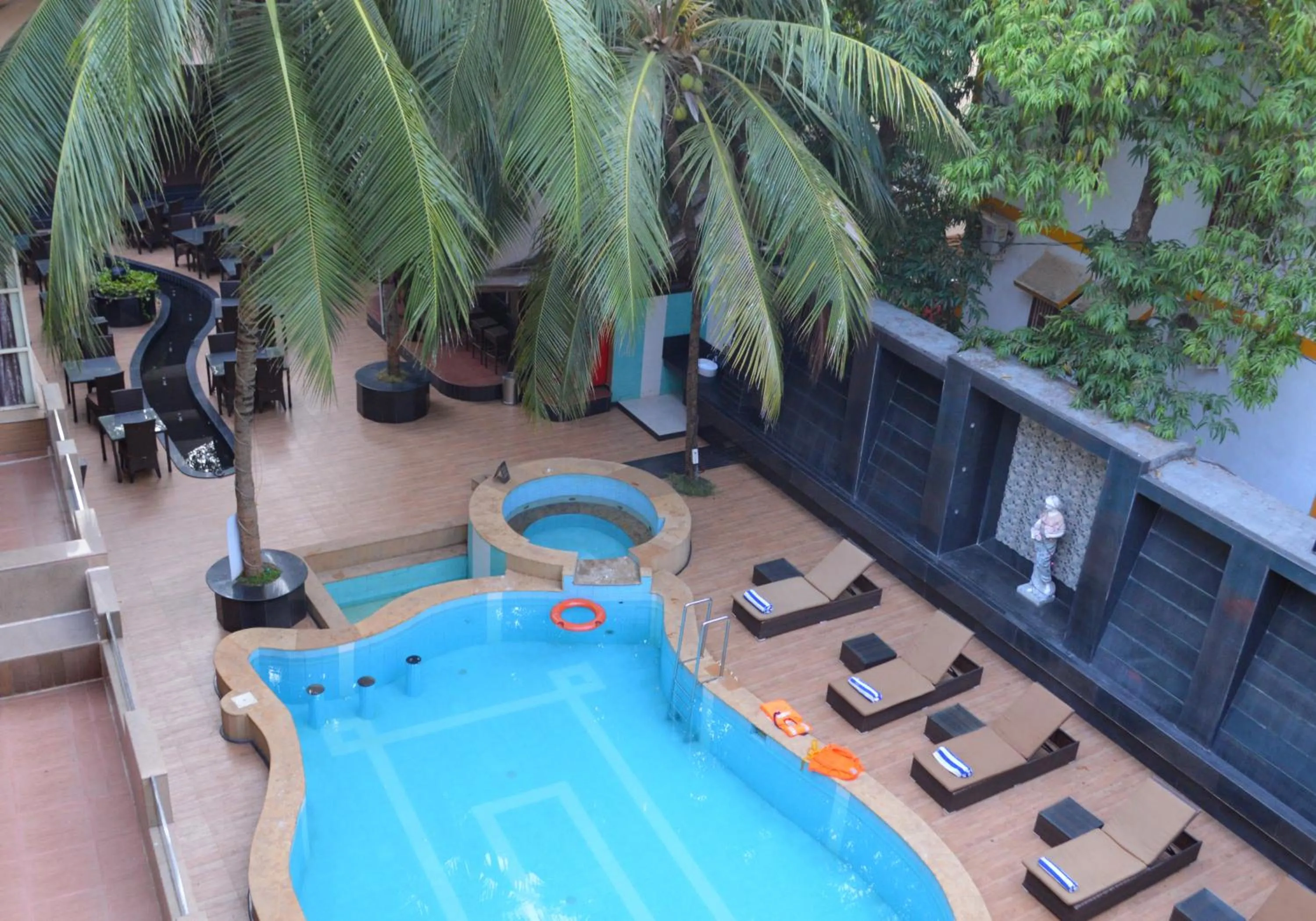 Swimming pool in Grandeur De Sanchi- Luxury Beach Resort & Spa
