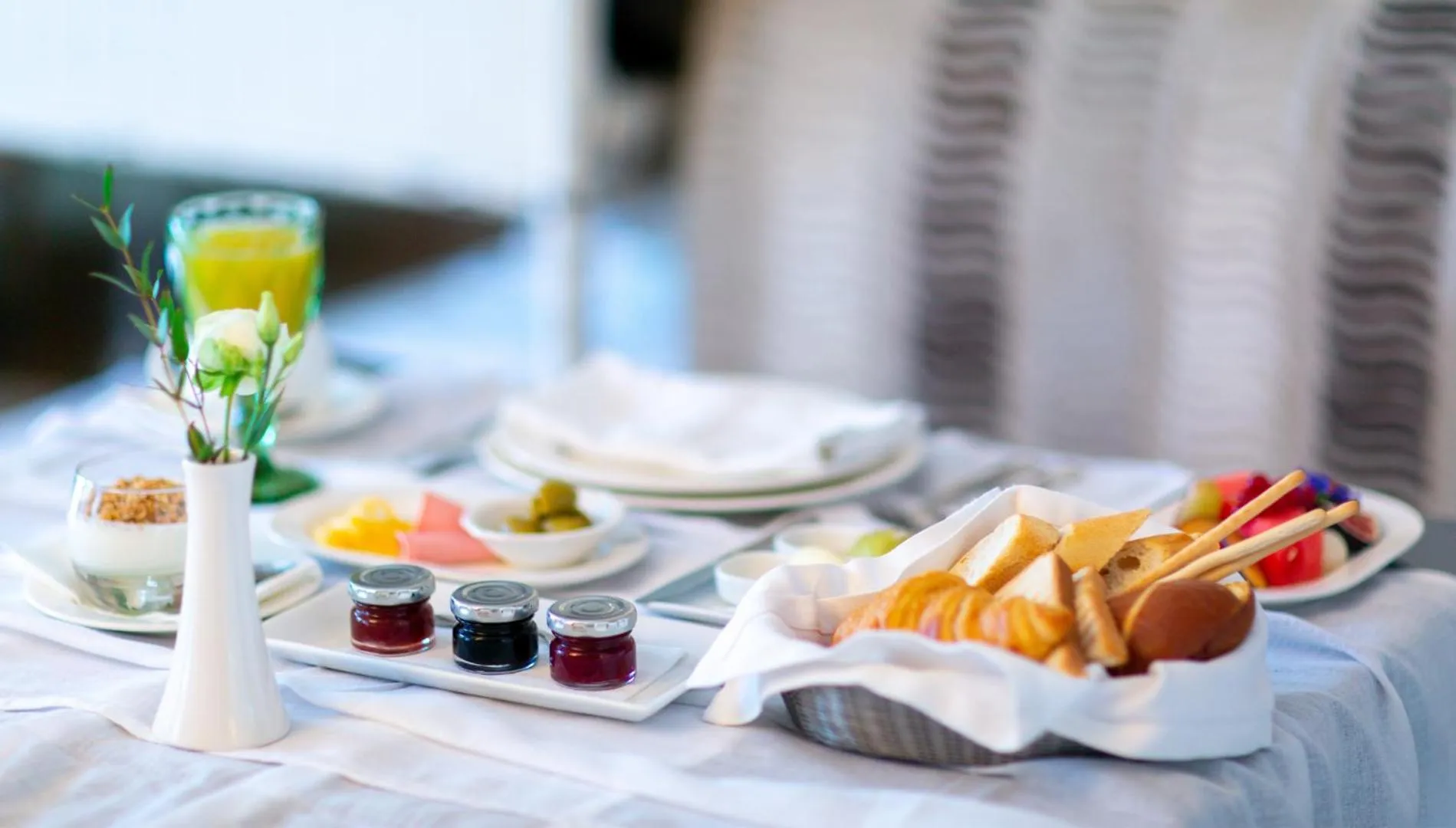 Restaurant/places to eat in Vozdvyzhensky Boutique Hotel