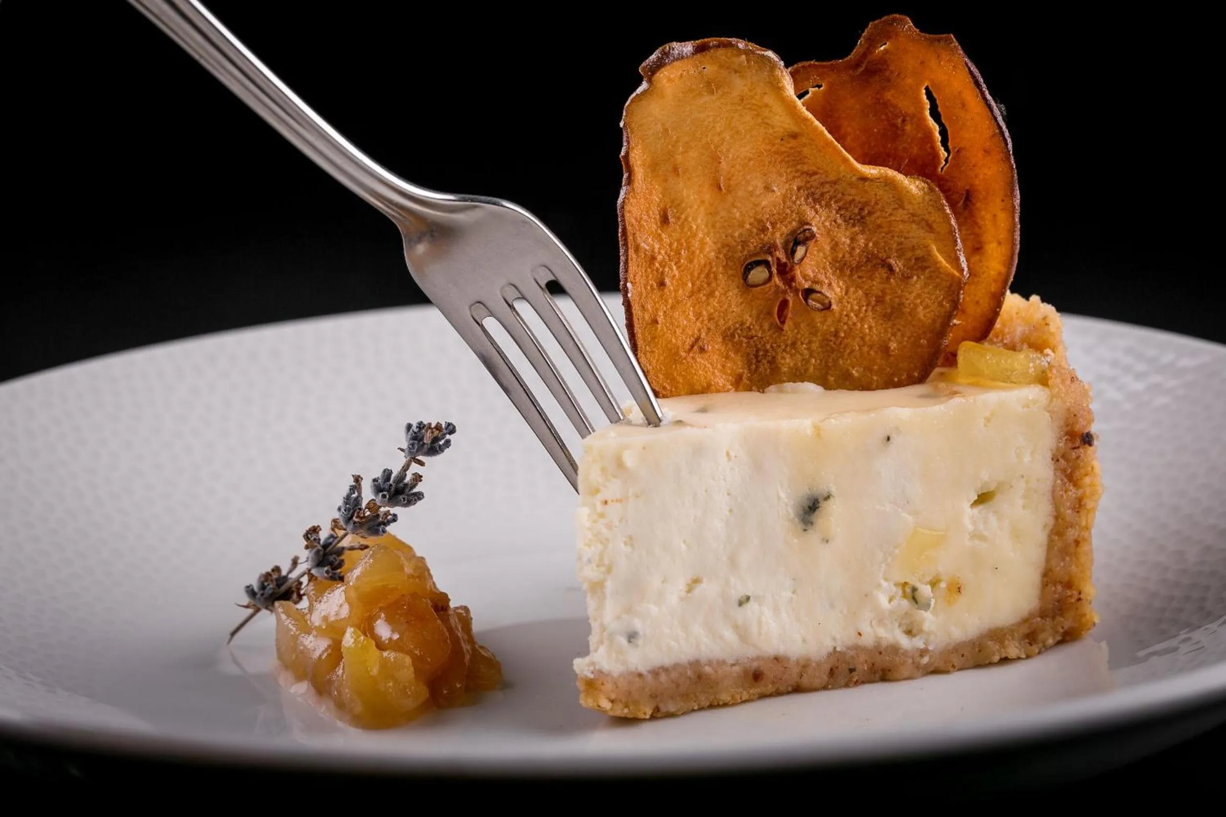 Restaurant/places to eat in Vozdvyzhensky Boutique Hotel