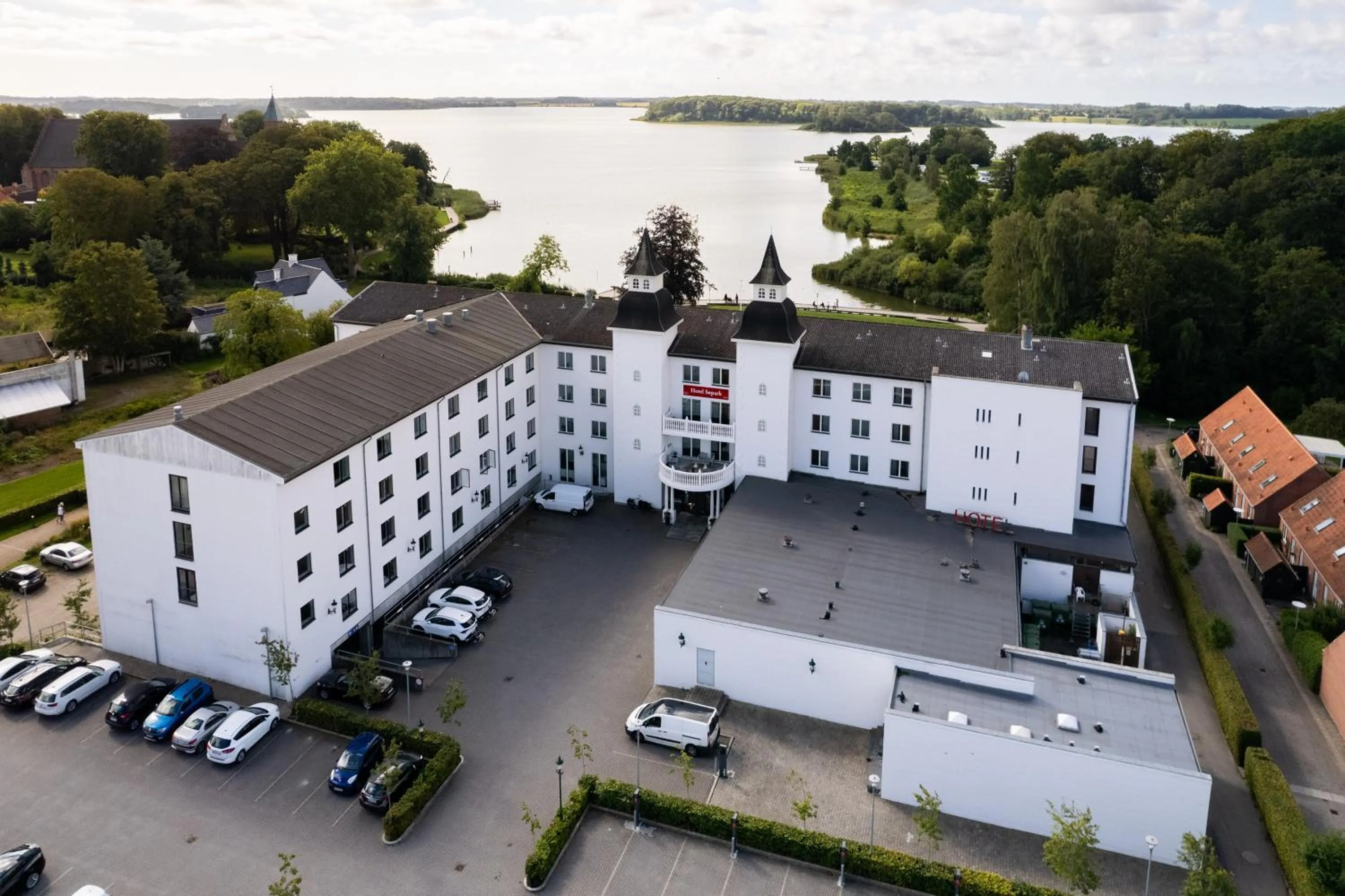 Property building in Milling Hotel Søpark