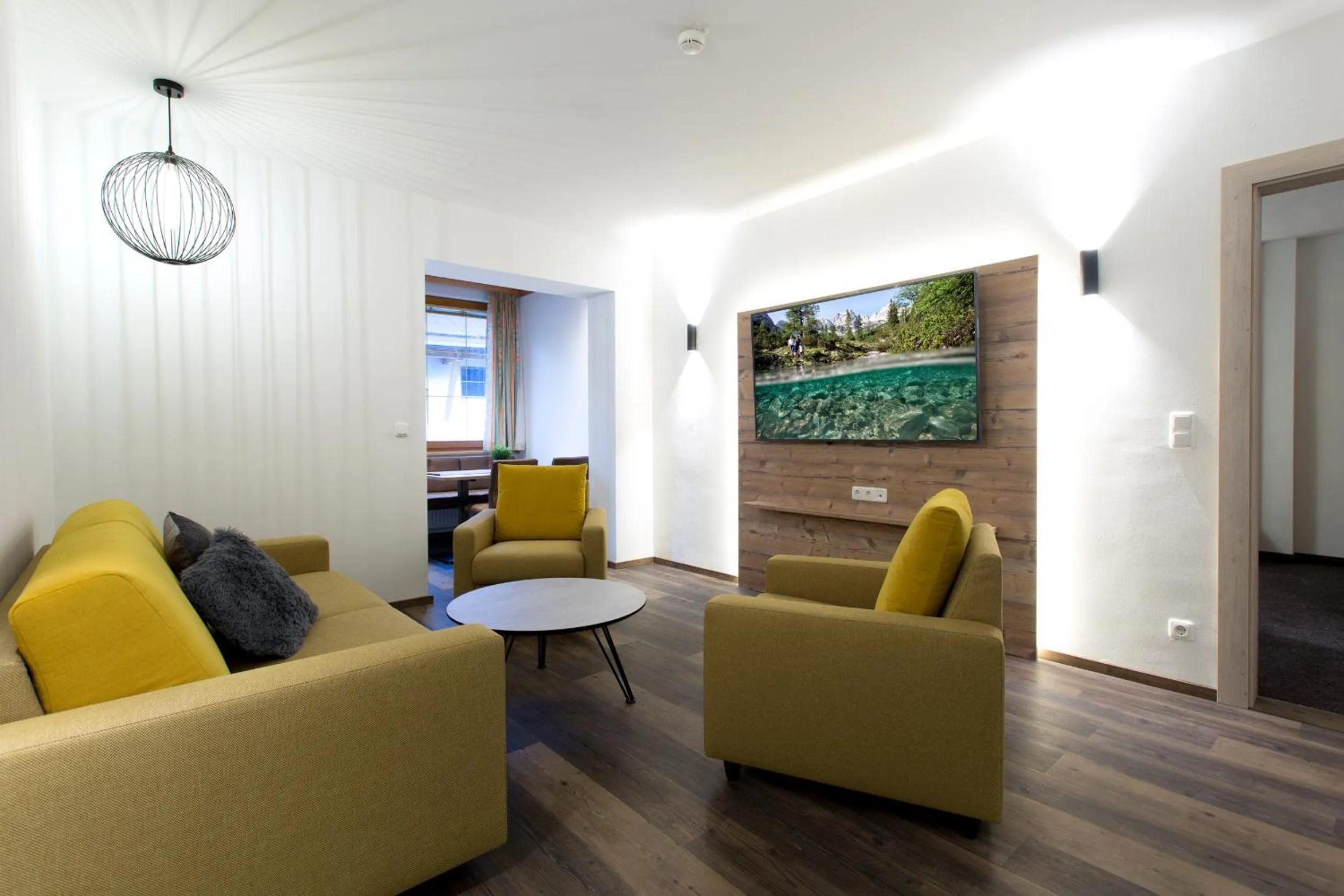 TV and multimedia in Aparthotel Tyrol