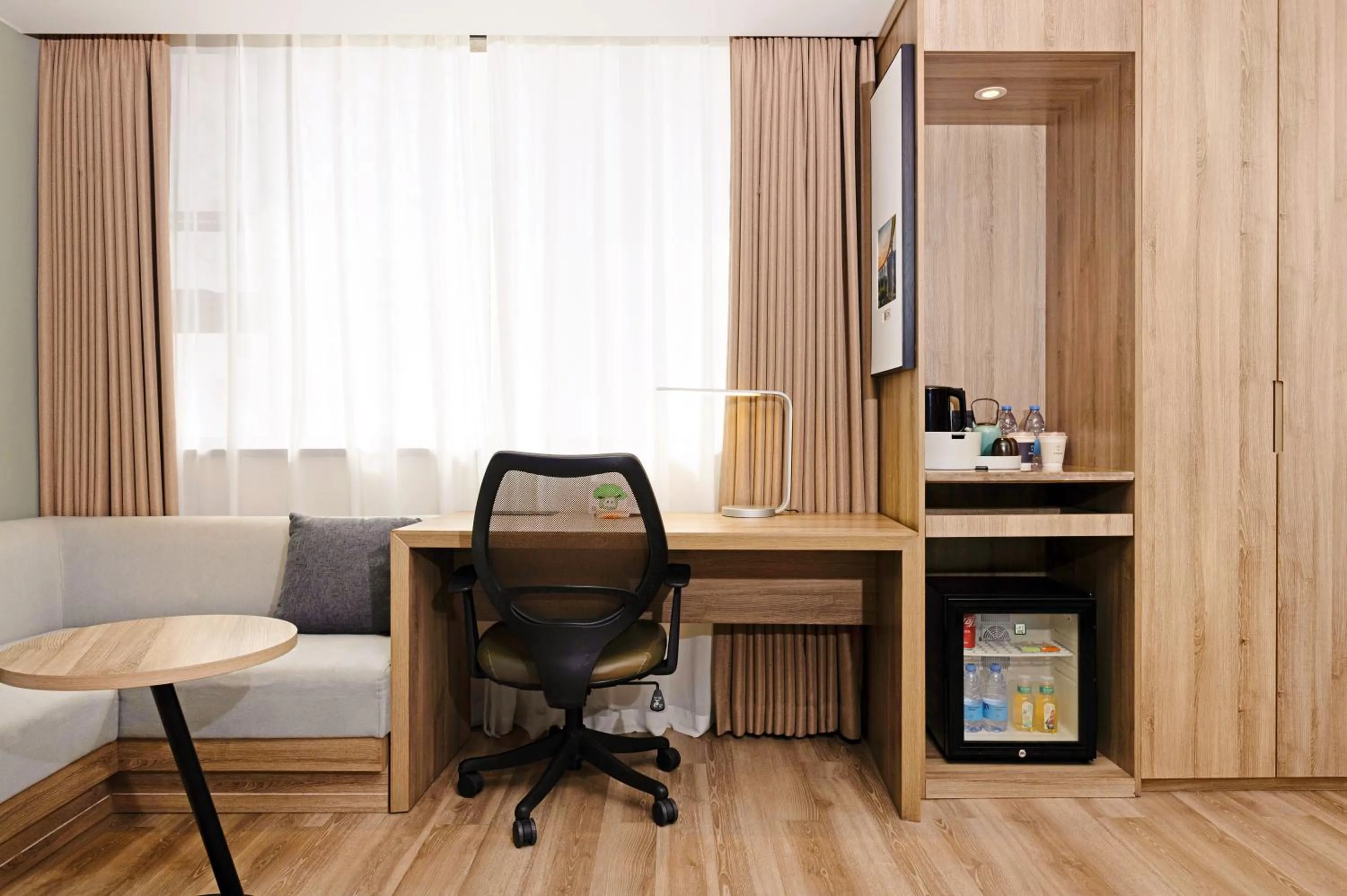 Seating area in Atour Hotel Chongqing Jiefangbei