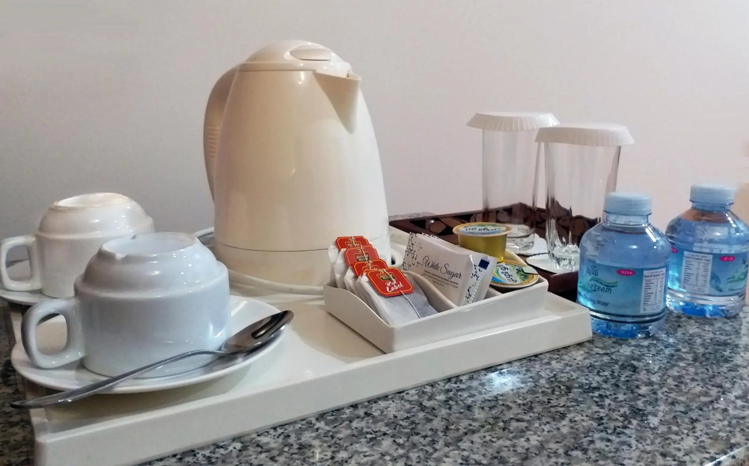 Coffee/tea facilities in Taj Plaza Hotel