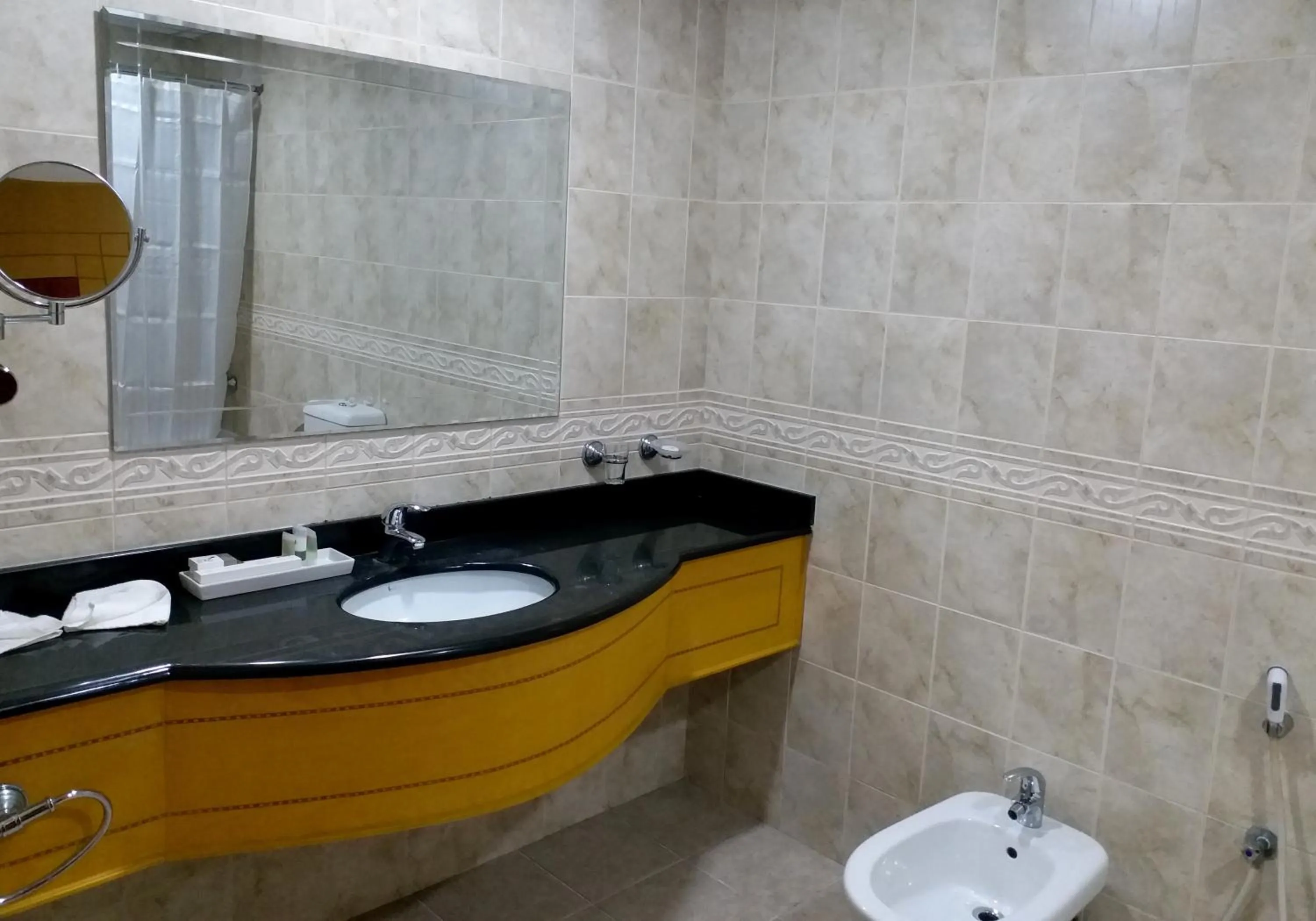 Bathroom in Taj Plaza Hotel