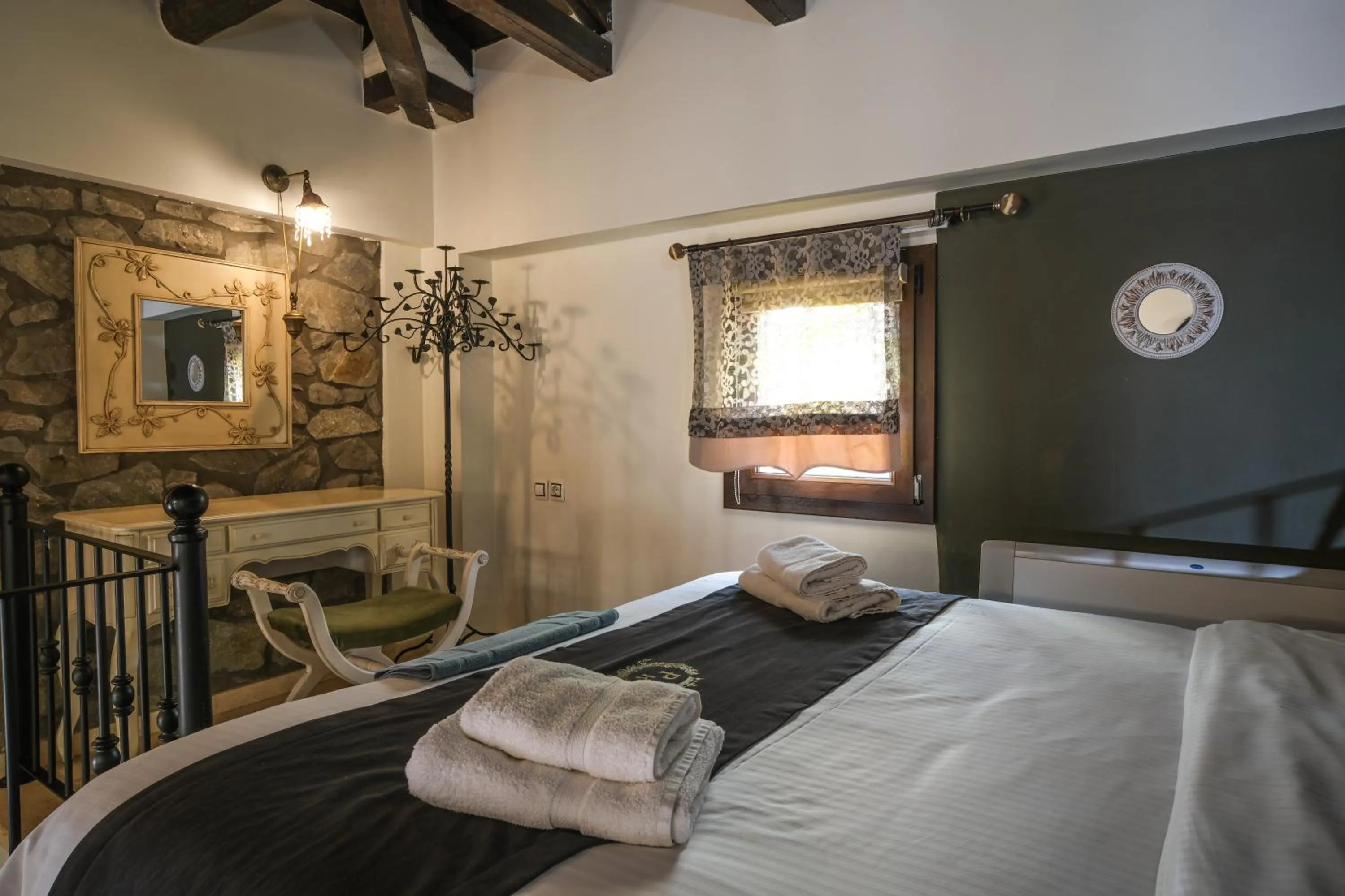 Property building, Bed in Pindos Resort