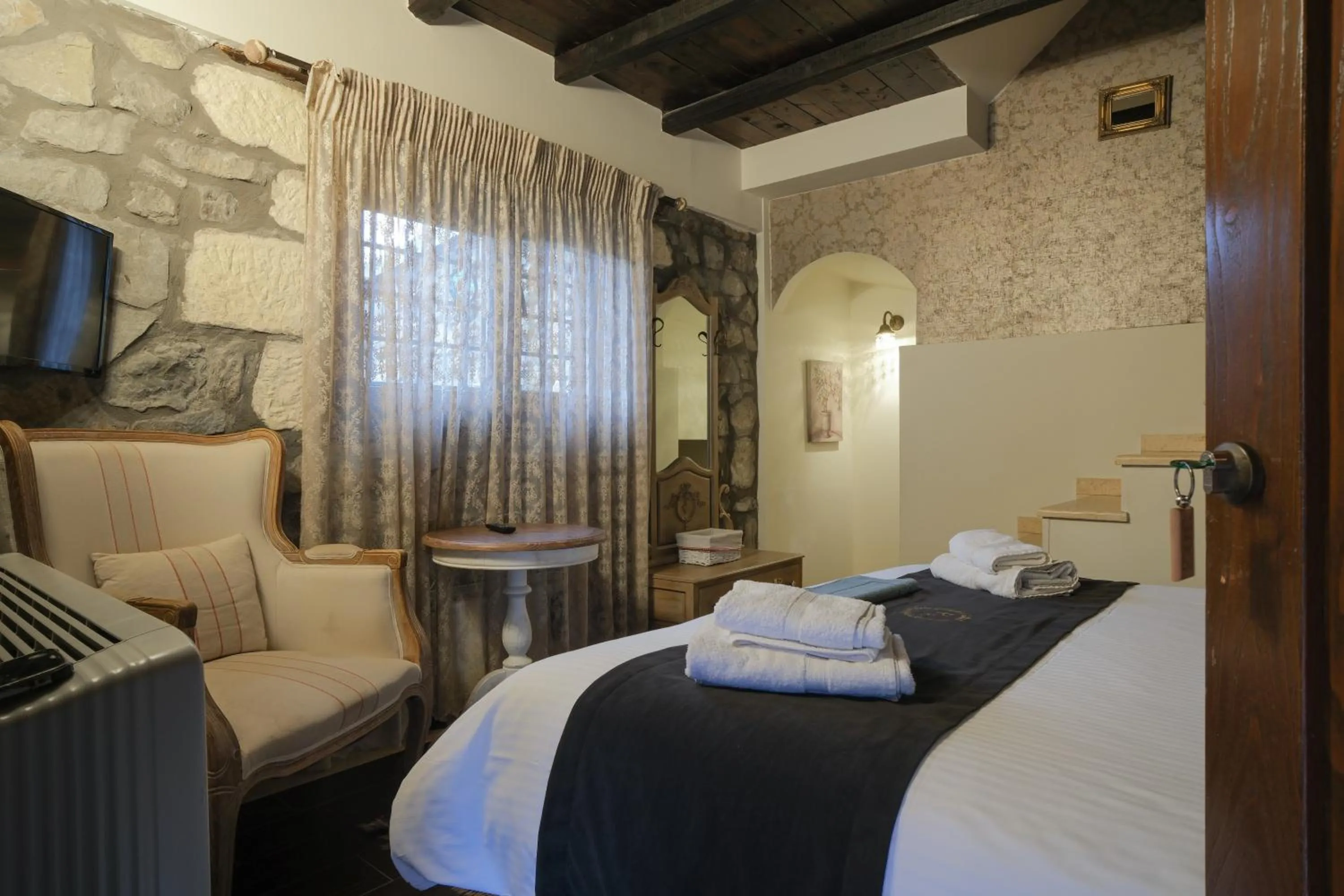 Photo of the whole room, Bed in Pindos Resort