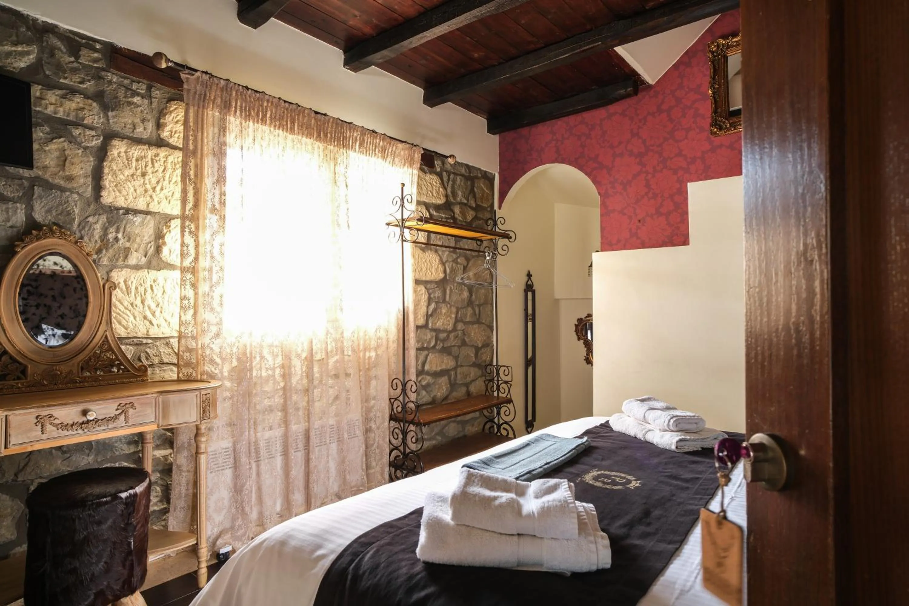 Photo of the whole room, Bed in Pindos Resort