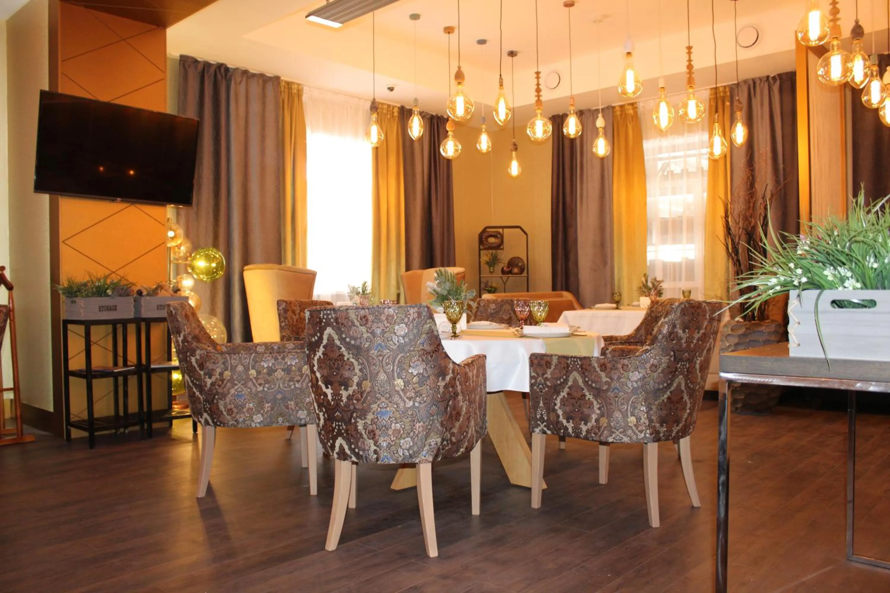 Restaurant/places to eat in The ONE Hotel Astana