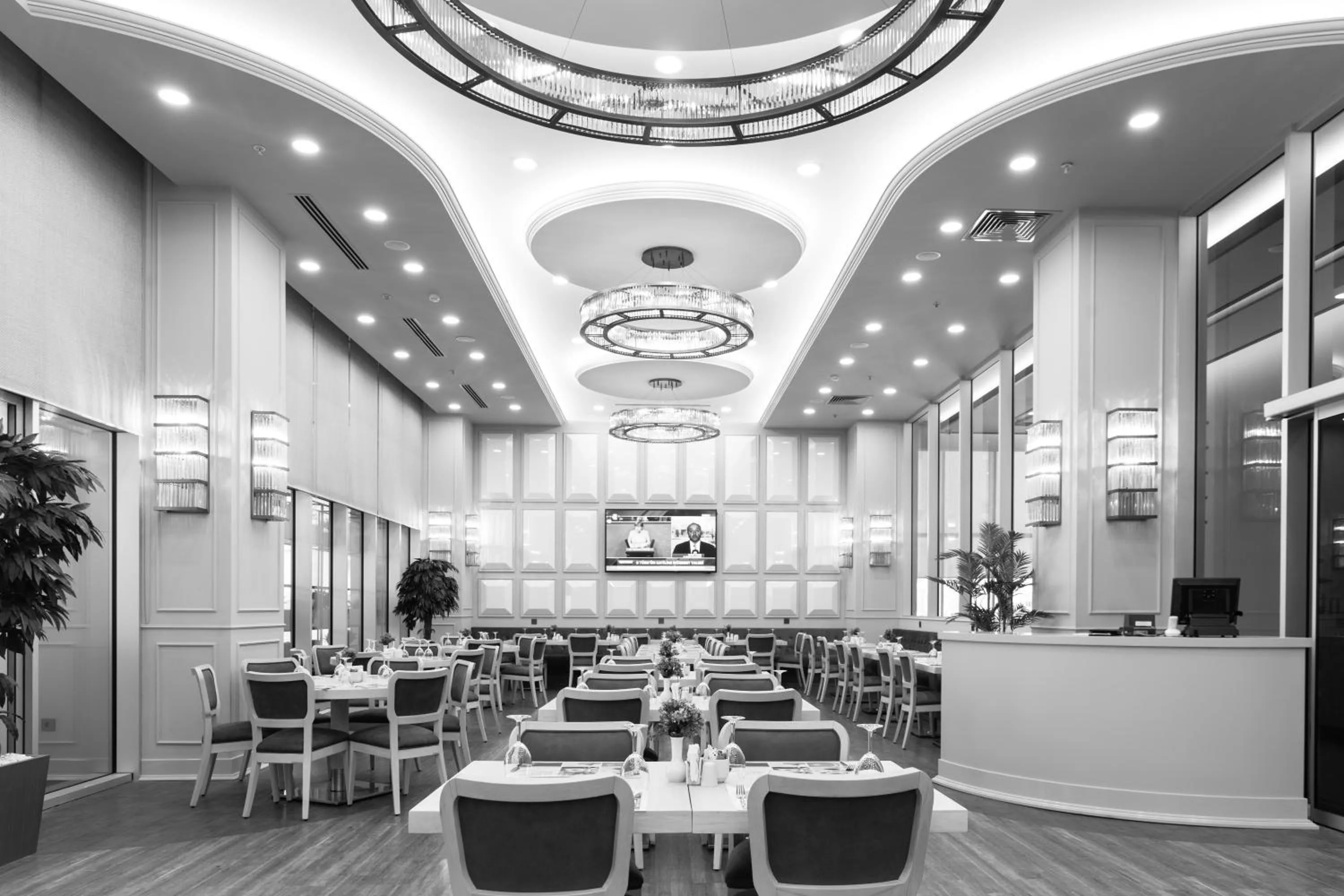 Restaurant/places to eat in Hm Commerce Hotel