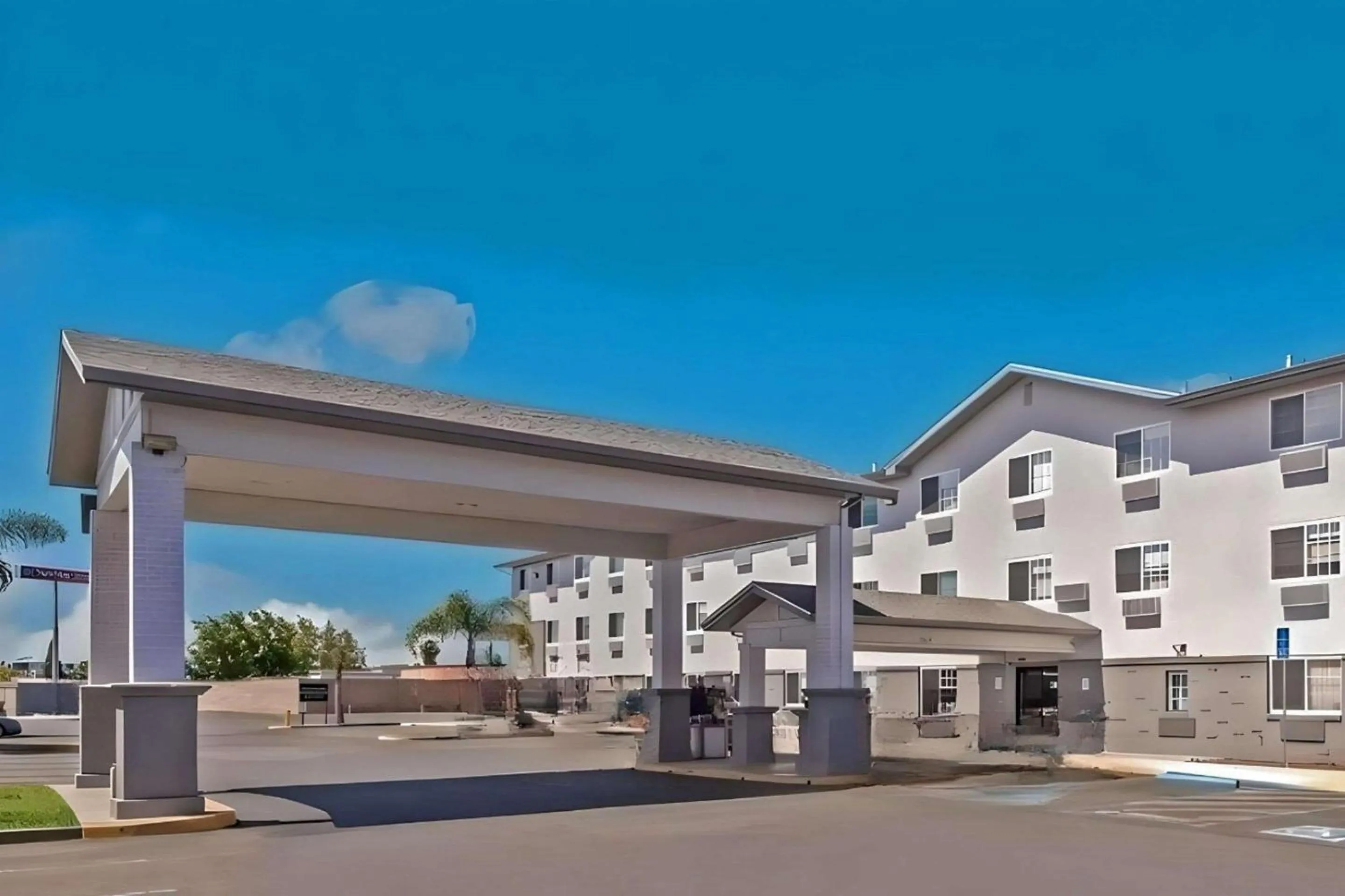Property building in Comfort Inn Hayward - Union City