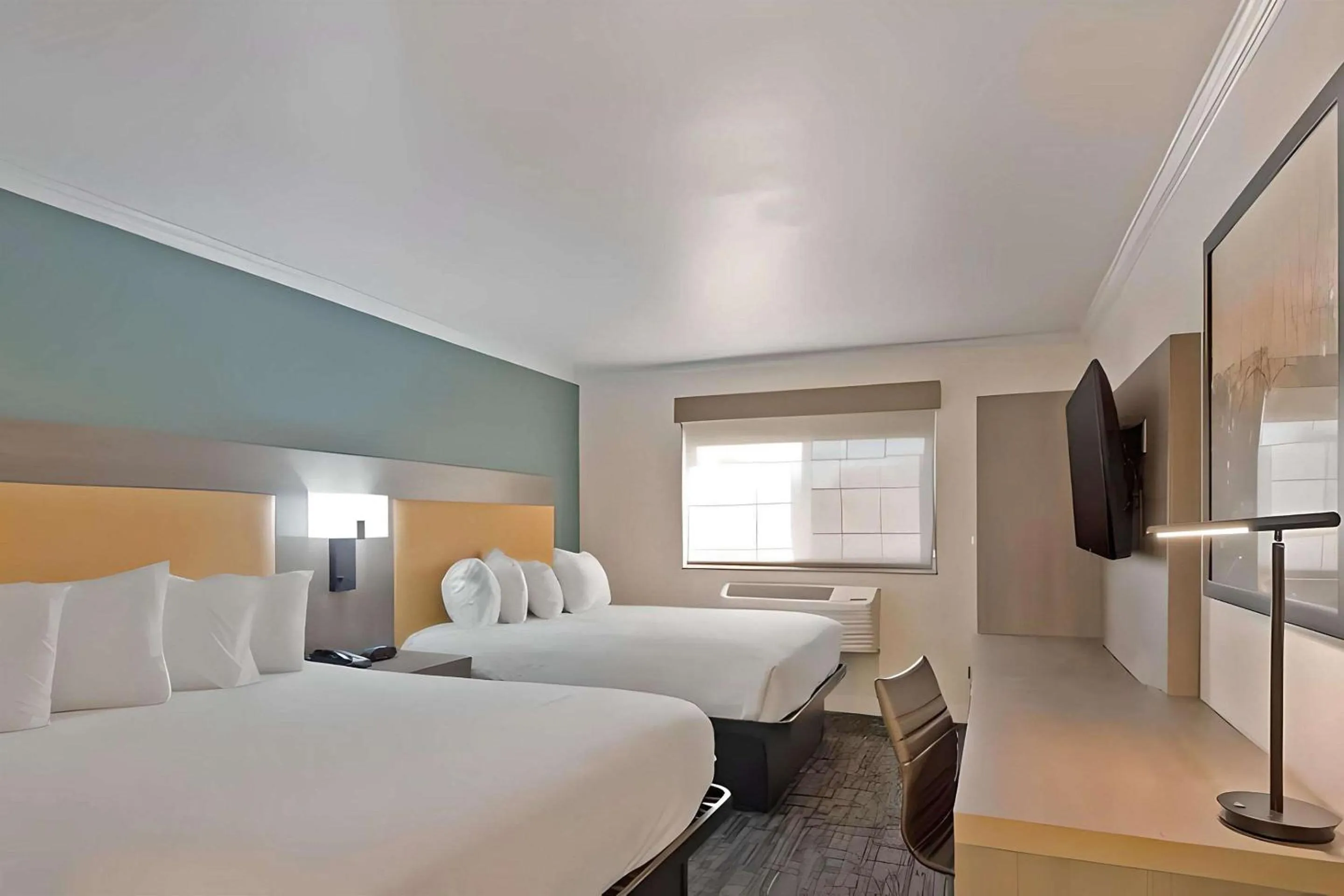 Bedroom, Bed in Comfort Inn Hayward - Union City