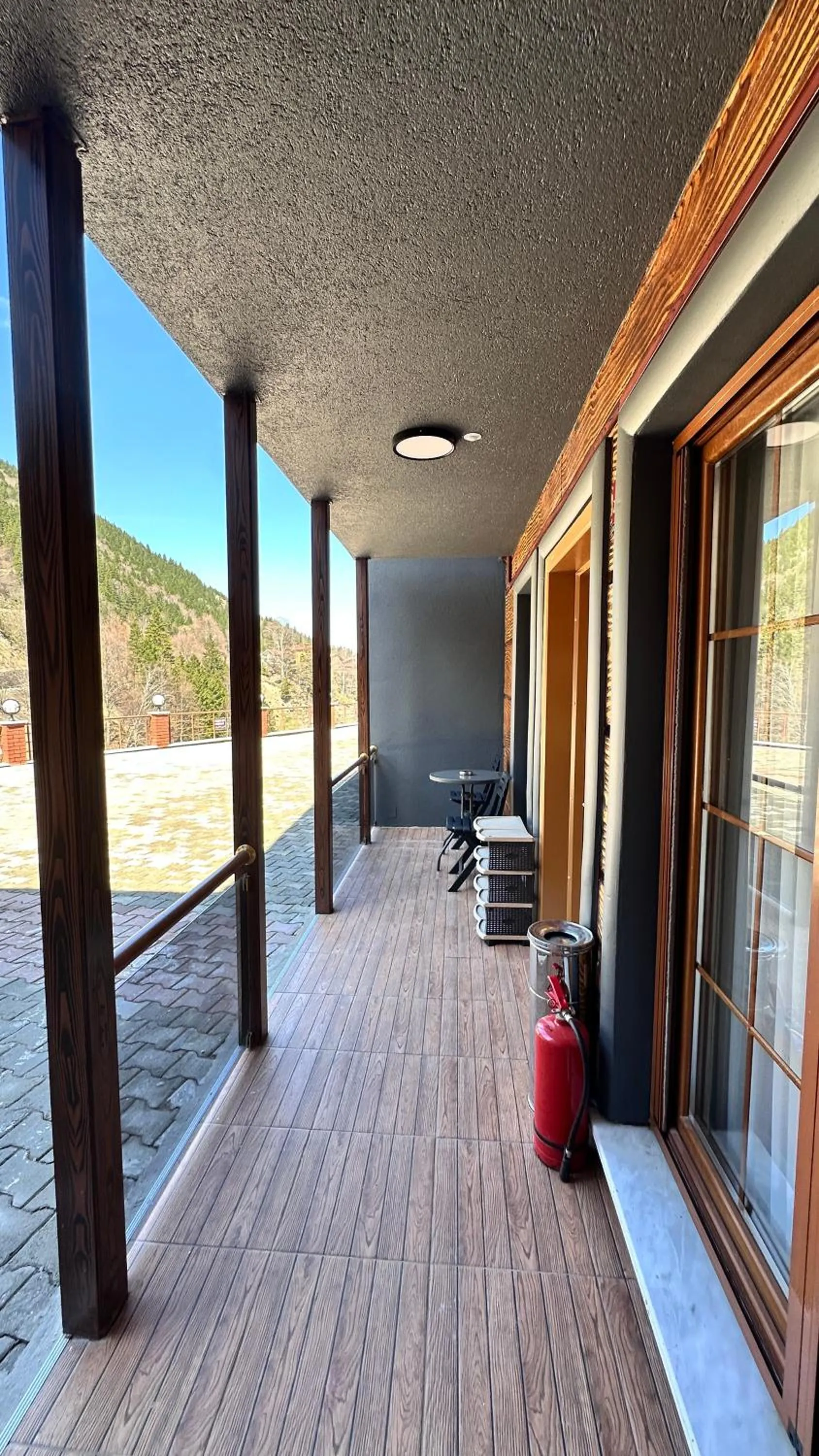 Patio in Green Cinar Apart