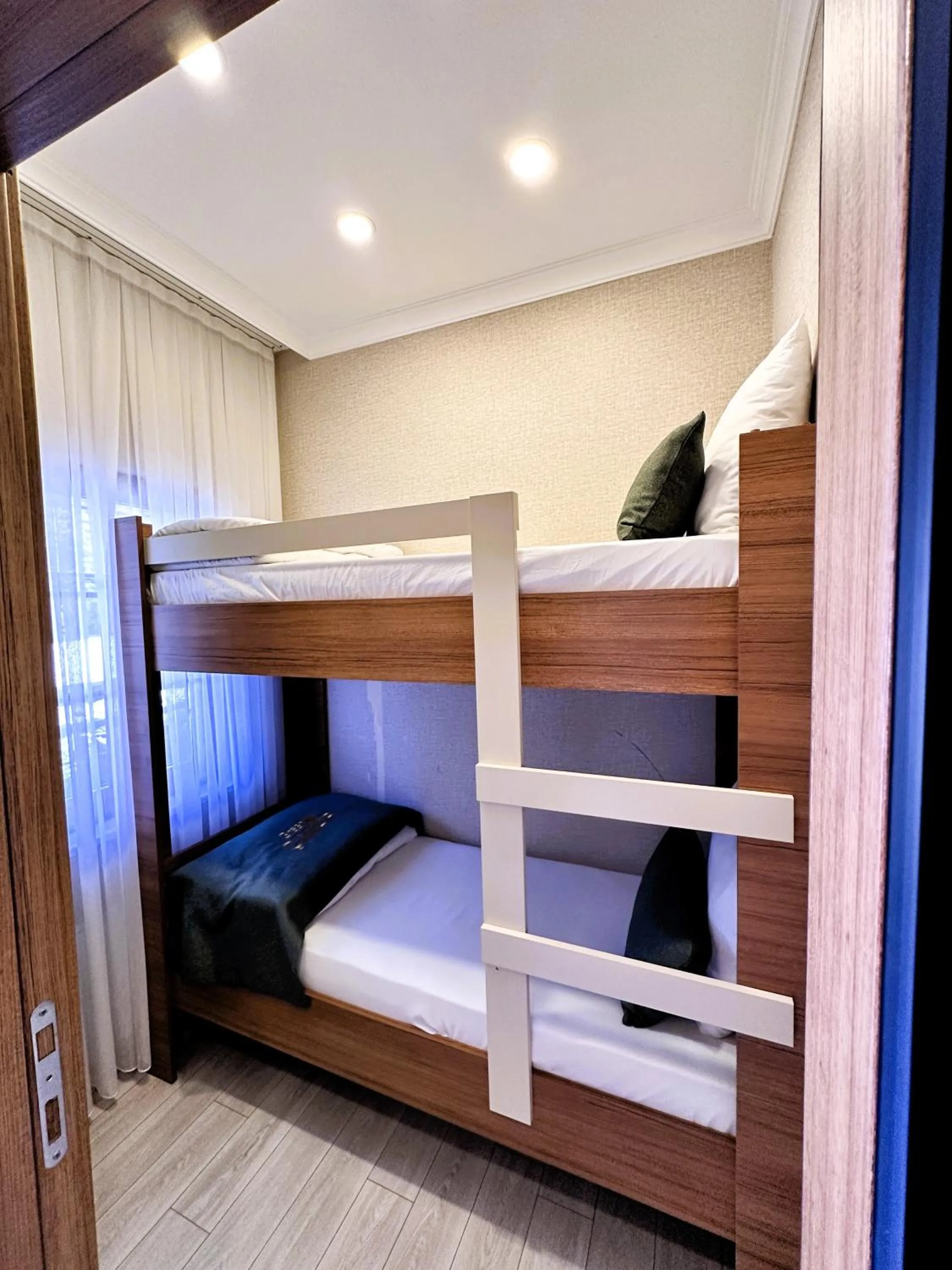 Bed in Green Cinar Apart