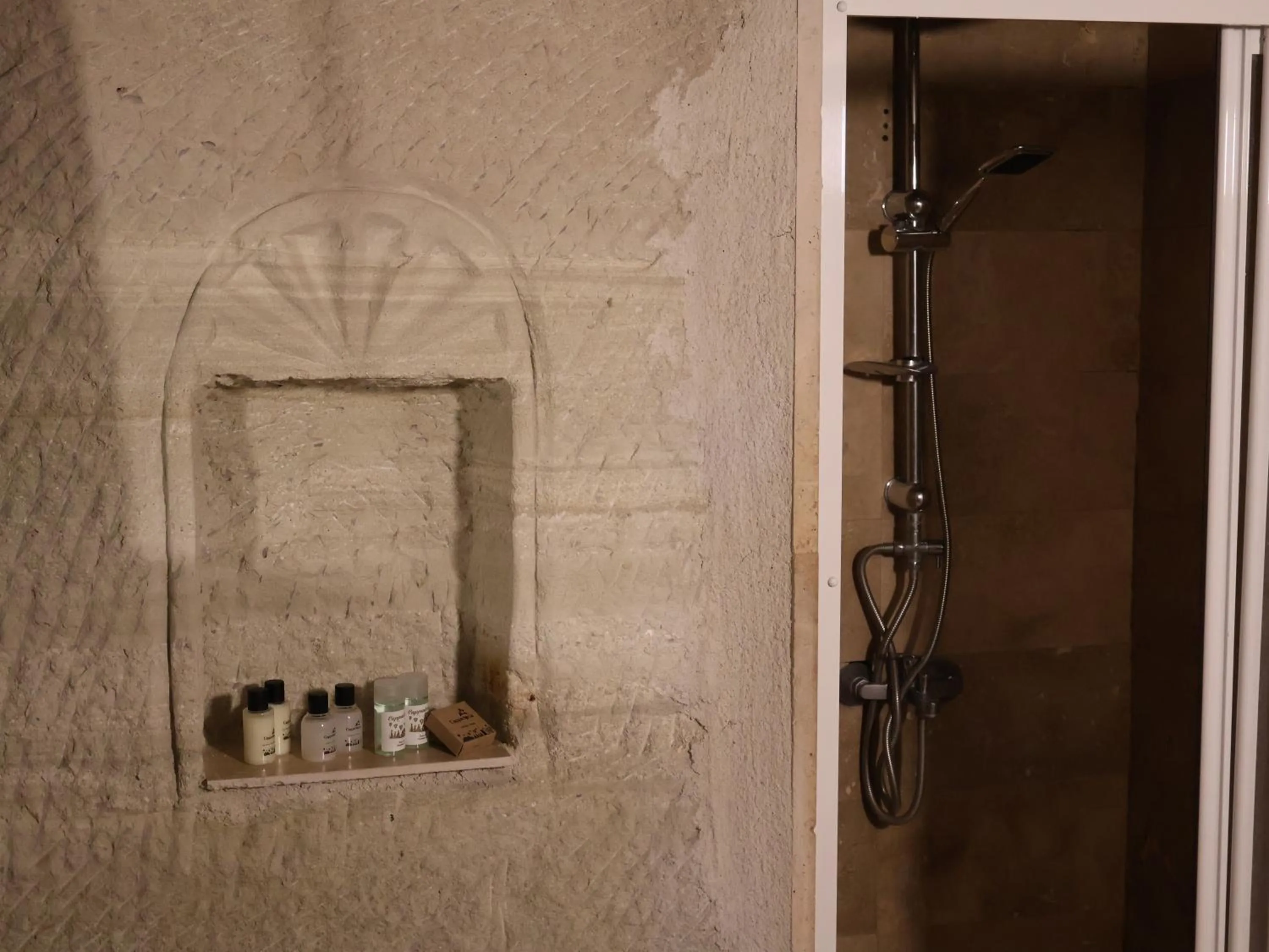 Seven Rock Cave Hotel