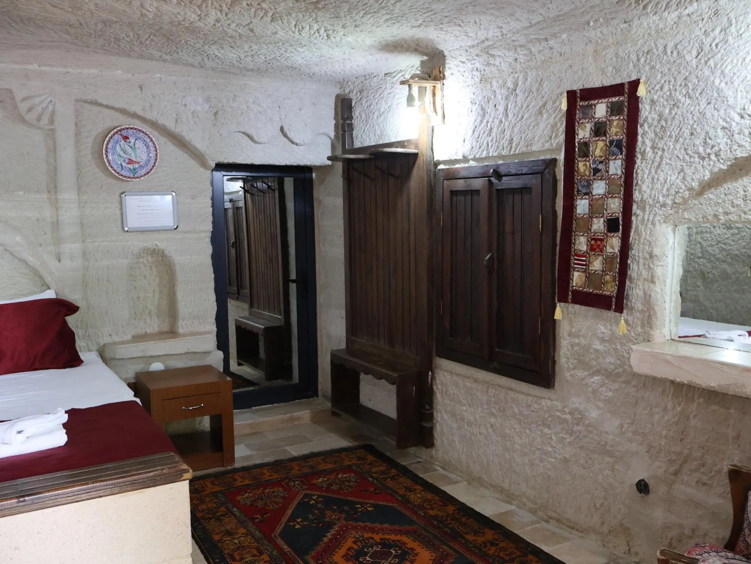 Seven Rock Cave Hotel