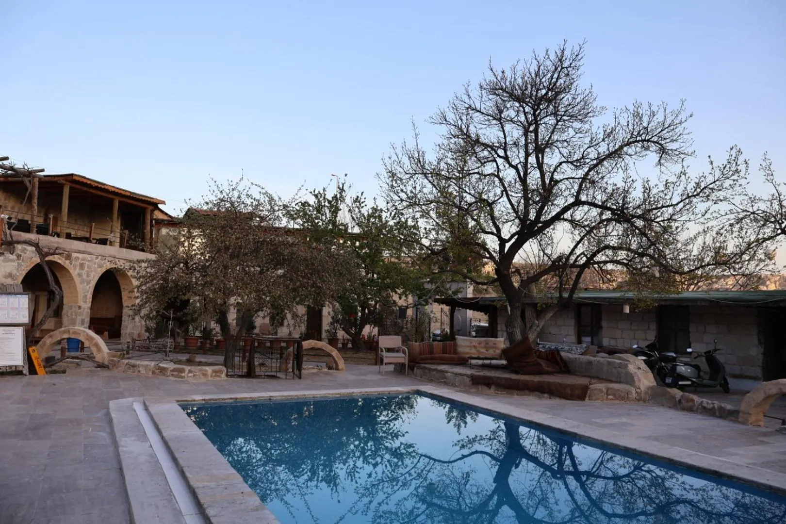 Seven Rock Cave Hotel