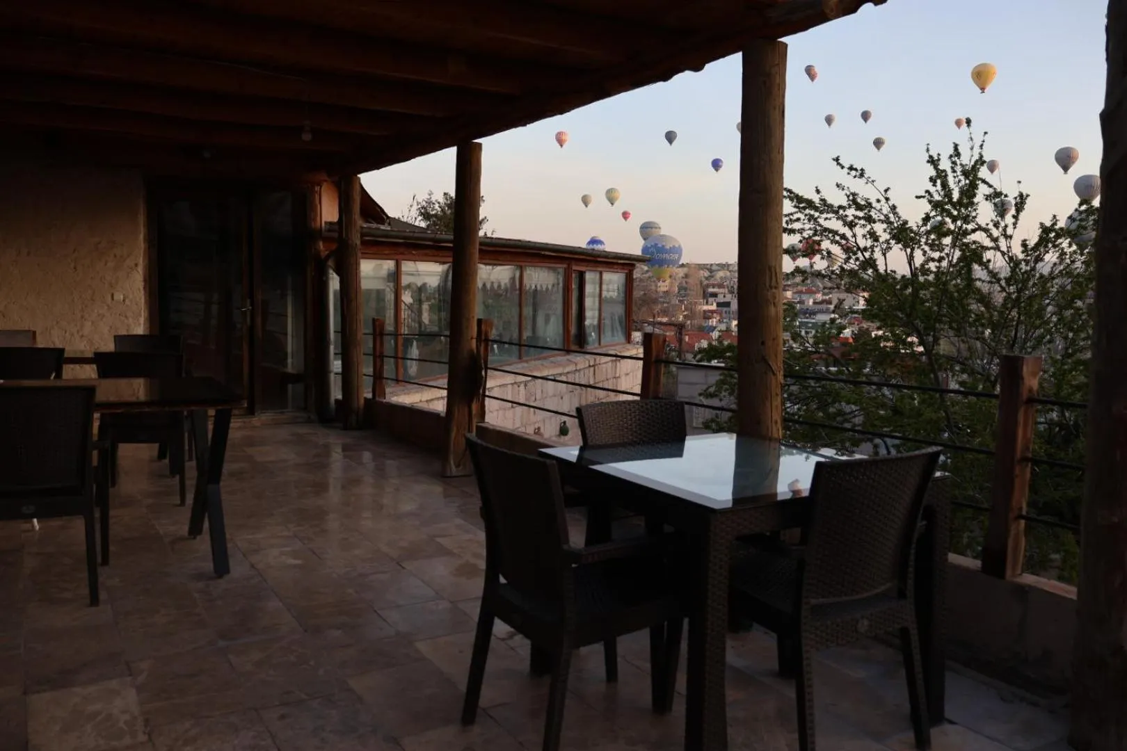 Restaurant/places to eat in Seven Rock Cave Hotel