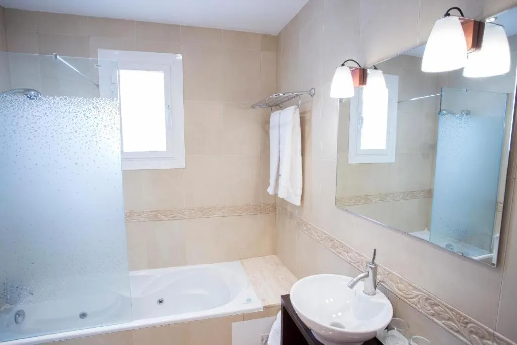 Bathroom in Hotel Segle XX