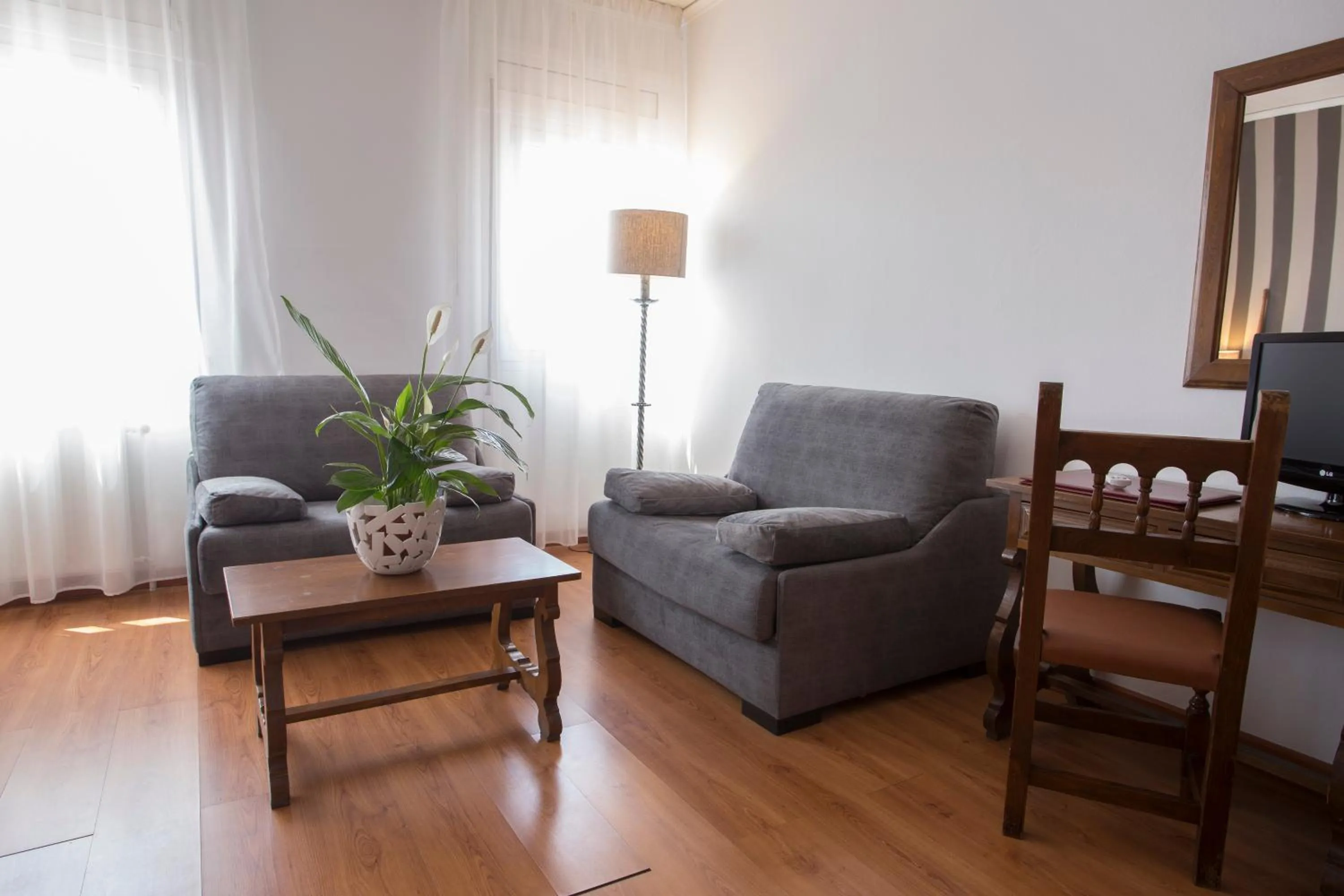 Photo of the whole room in Hotel Segle XX