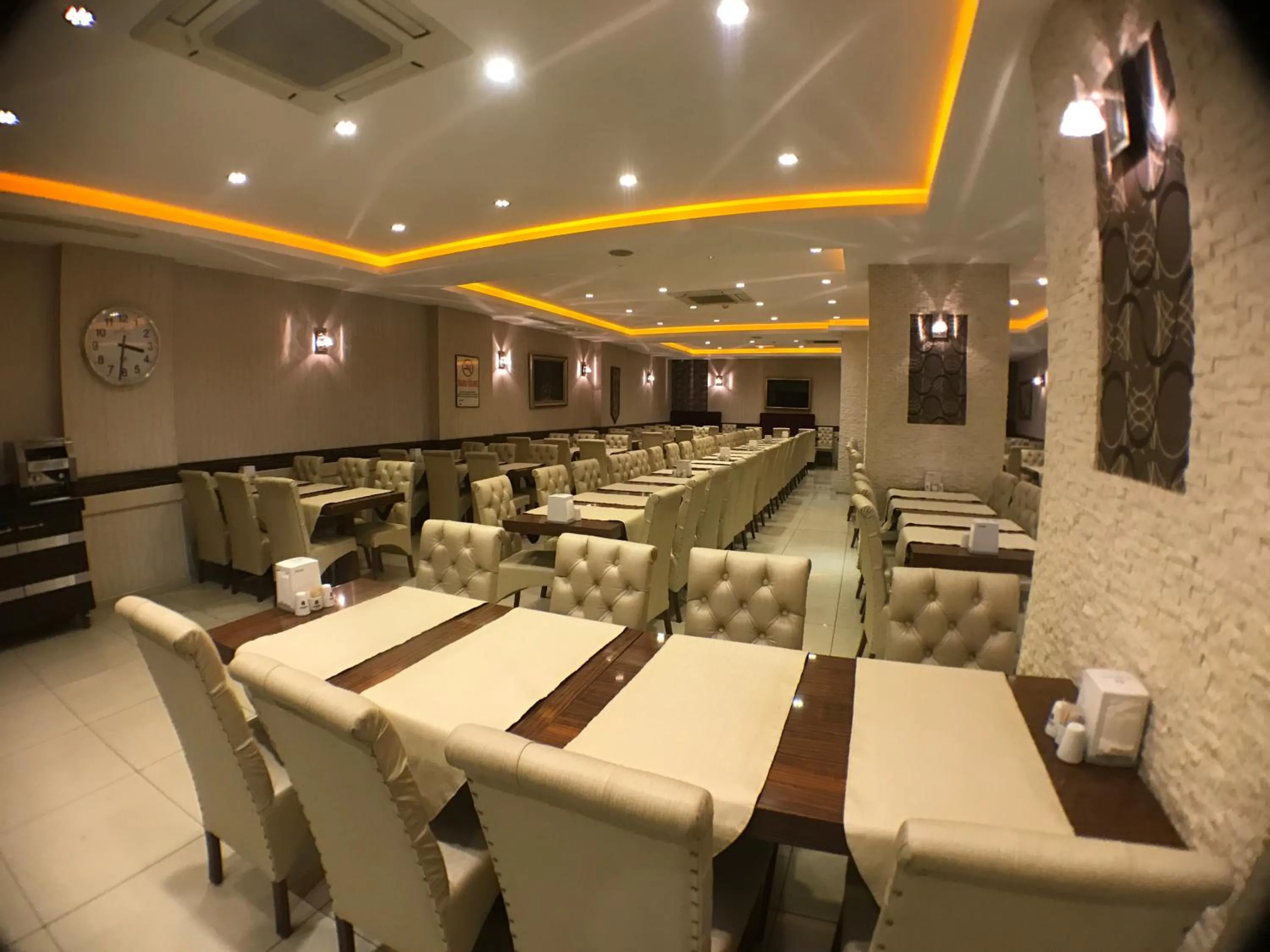 Restaurant/places to eat in Akgun Hotel Beyazit