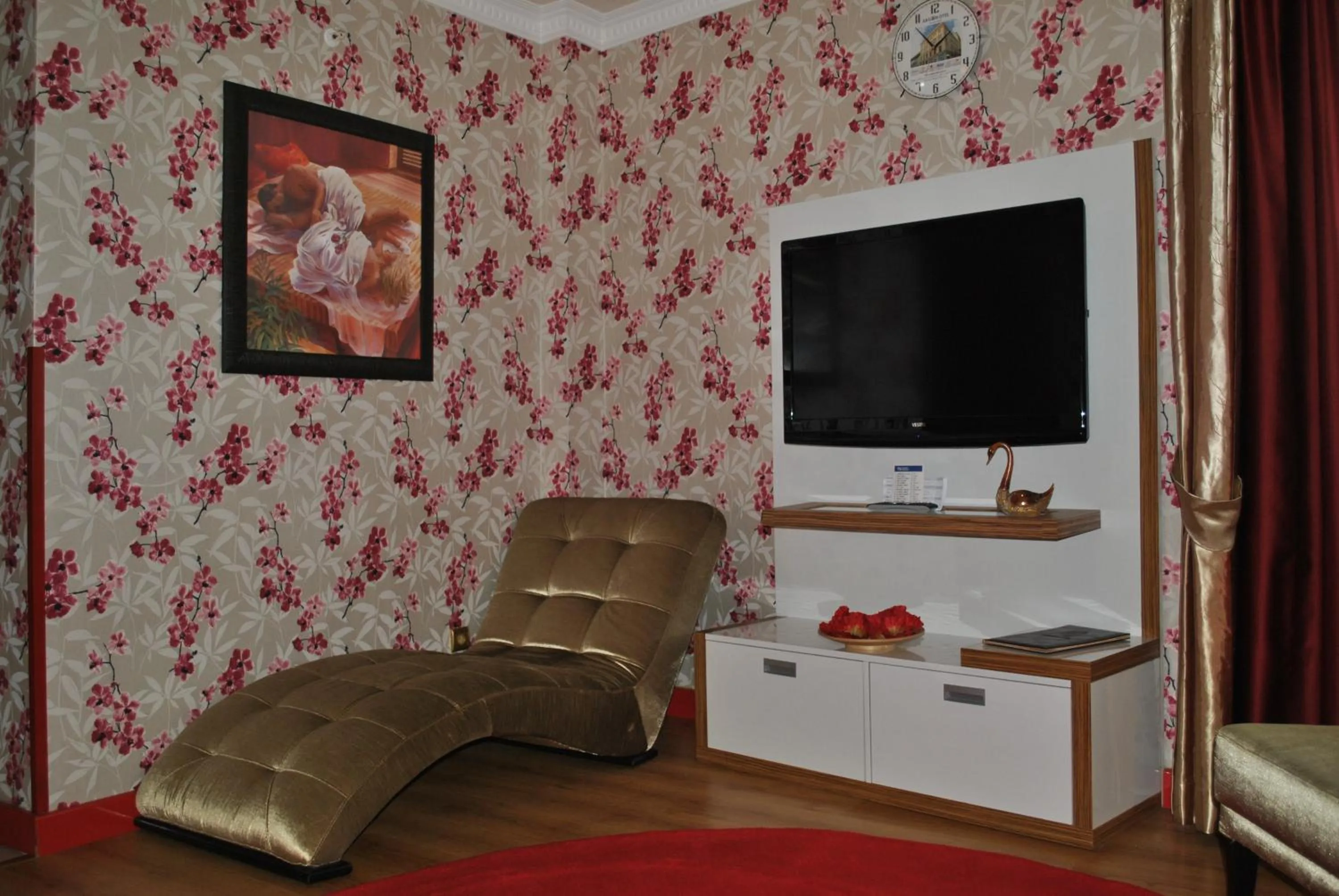 TV and multimedia in Akgun Hotel Beyazit