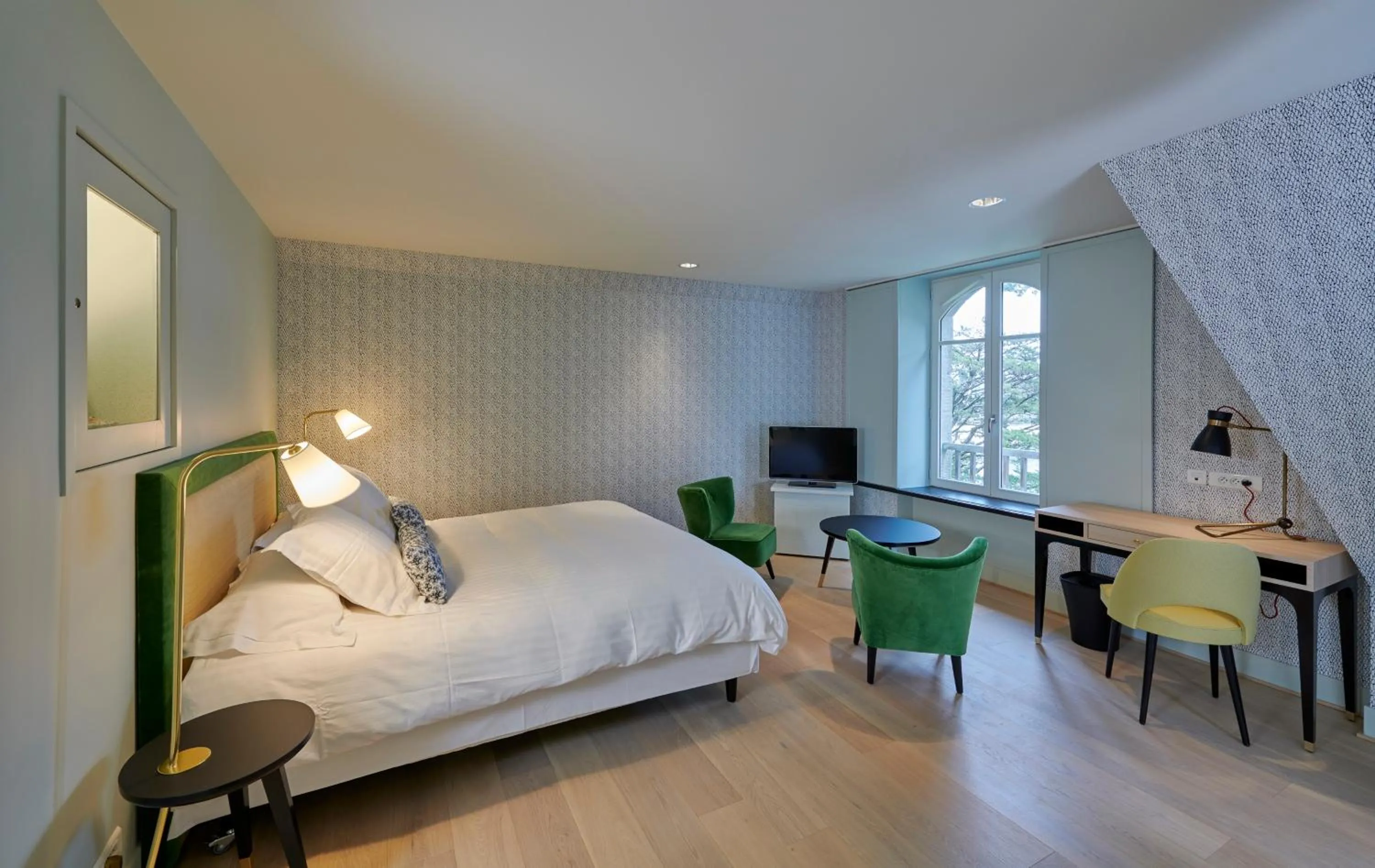 Luxury Double Room in Villa Tri Men