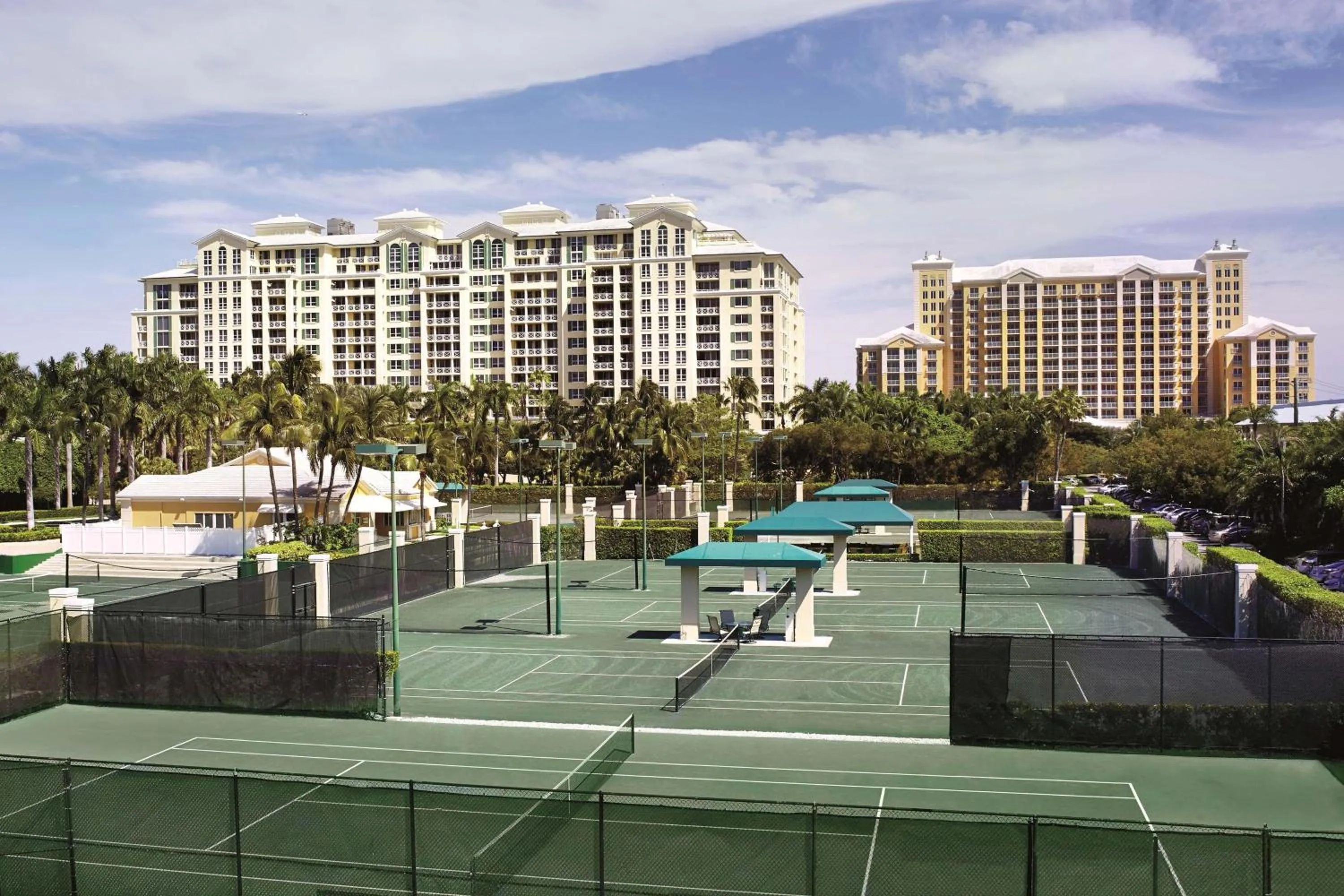 Tennis court in The Ritz-Carlton Key Biscayne, Miami