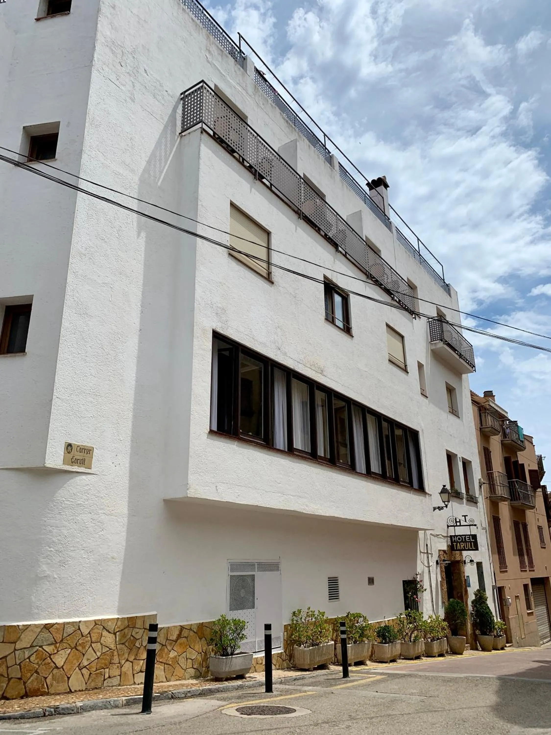 Facade/entrance in Tarull