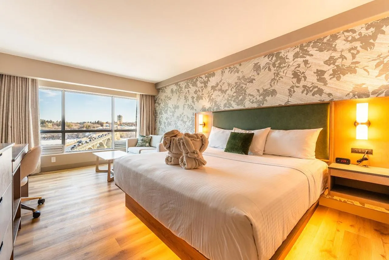 Bed in Park Town Hotel