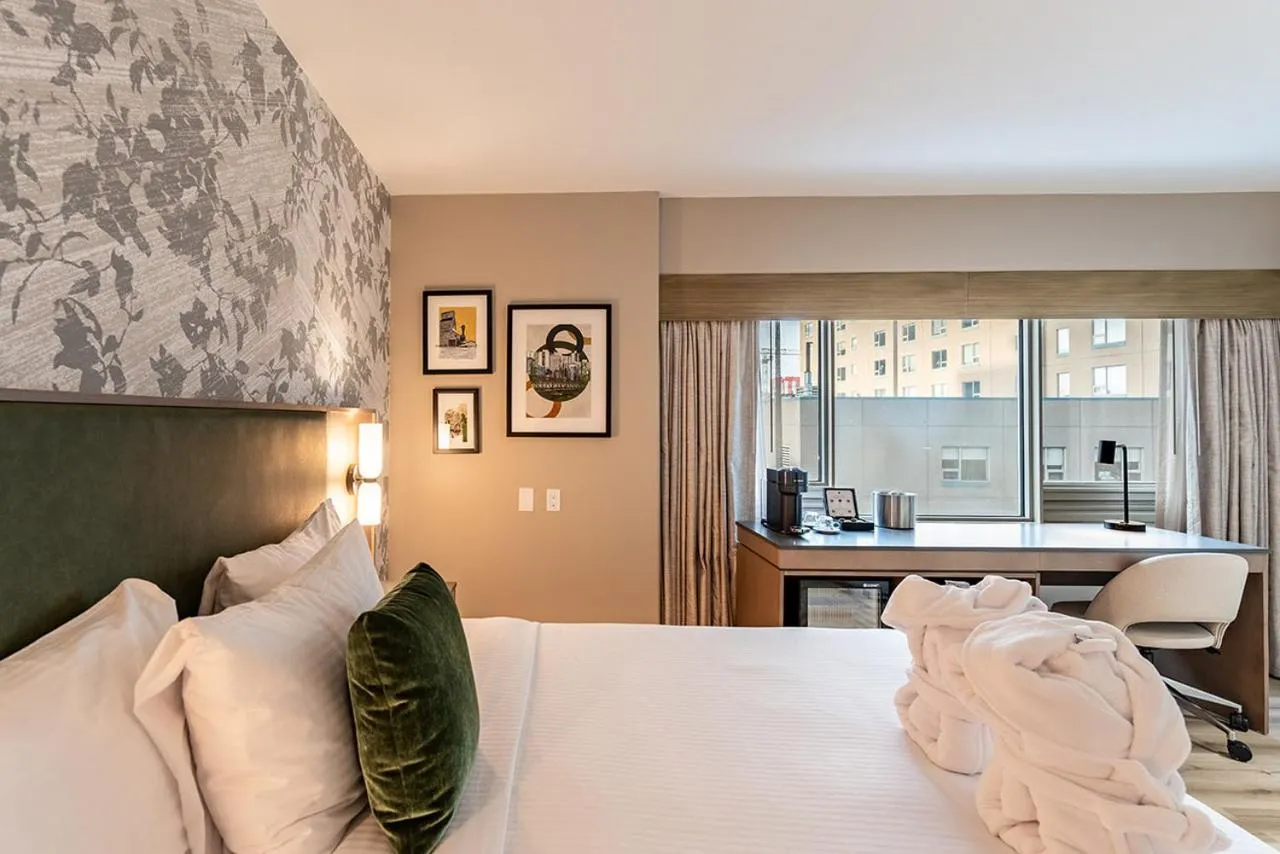 Bed in Park Town Hotel