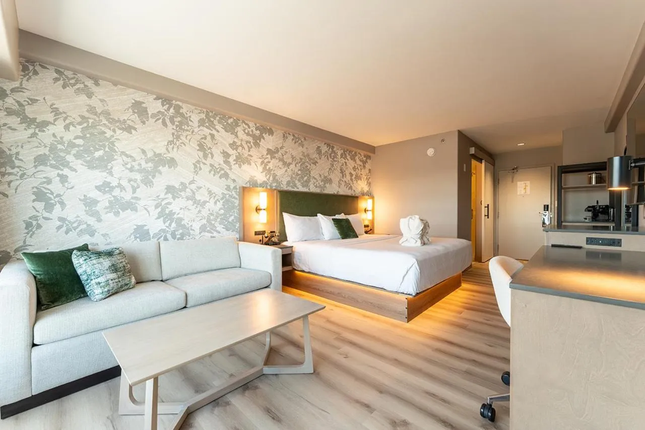 Bed in Park Town Hotel