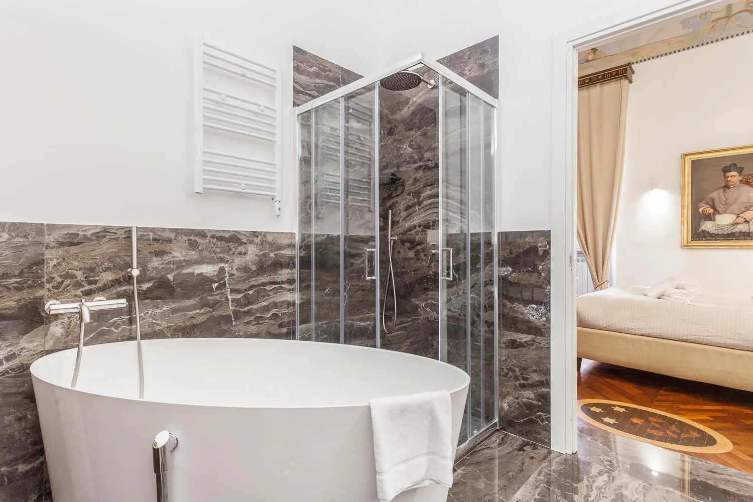 Bathroom, Bed in Palazzo Del Duca Piazza Navona Campo dei Fiori Piazza del Fico Guest House