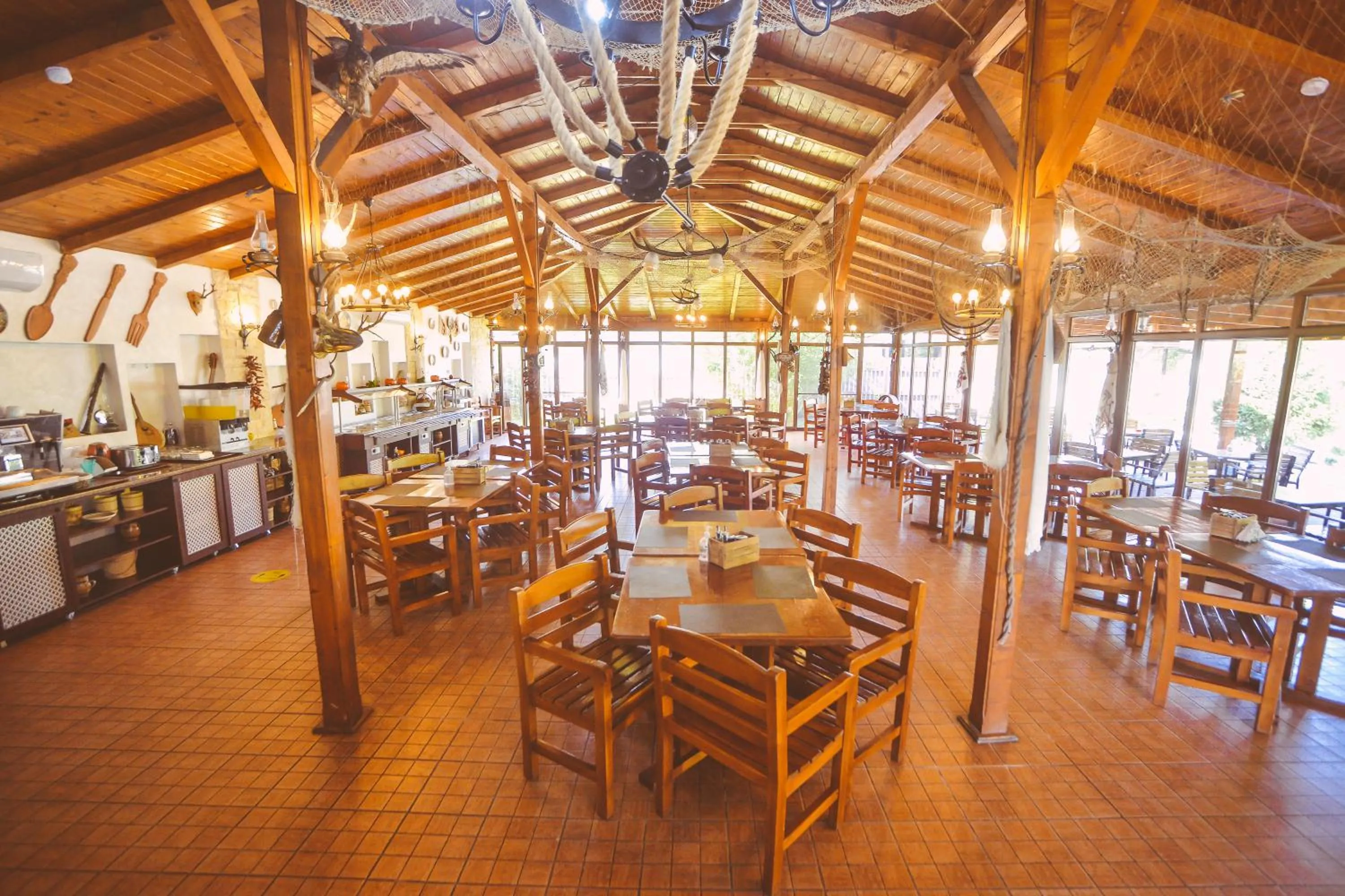 Restaurant/places to eat in Pensiunea Ovidiu