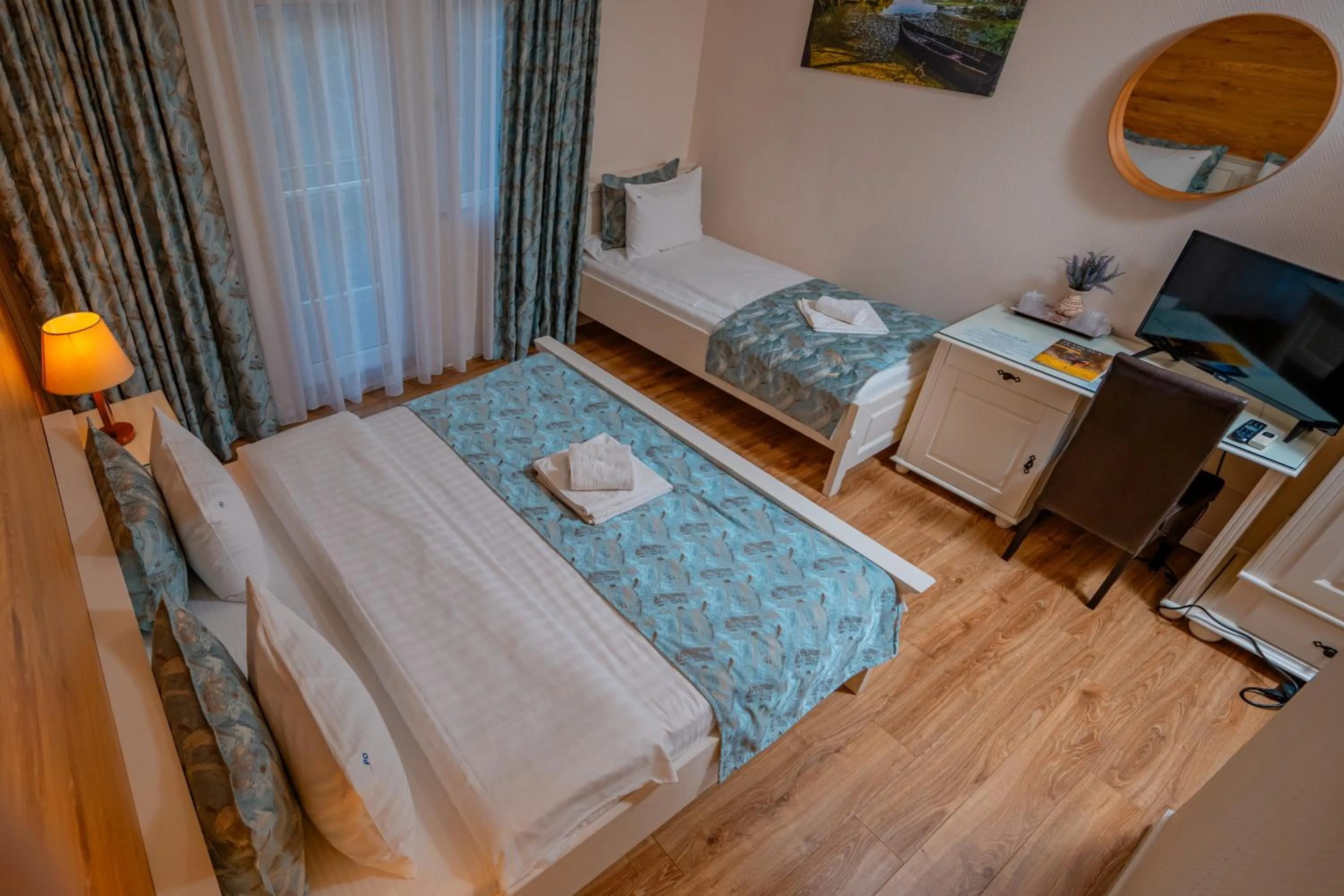 Bed in Pensiunea Ovidiu